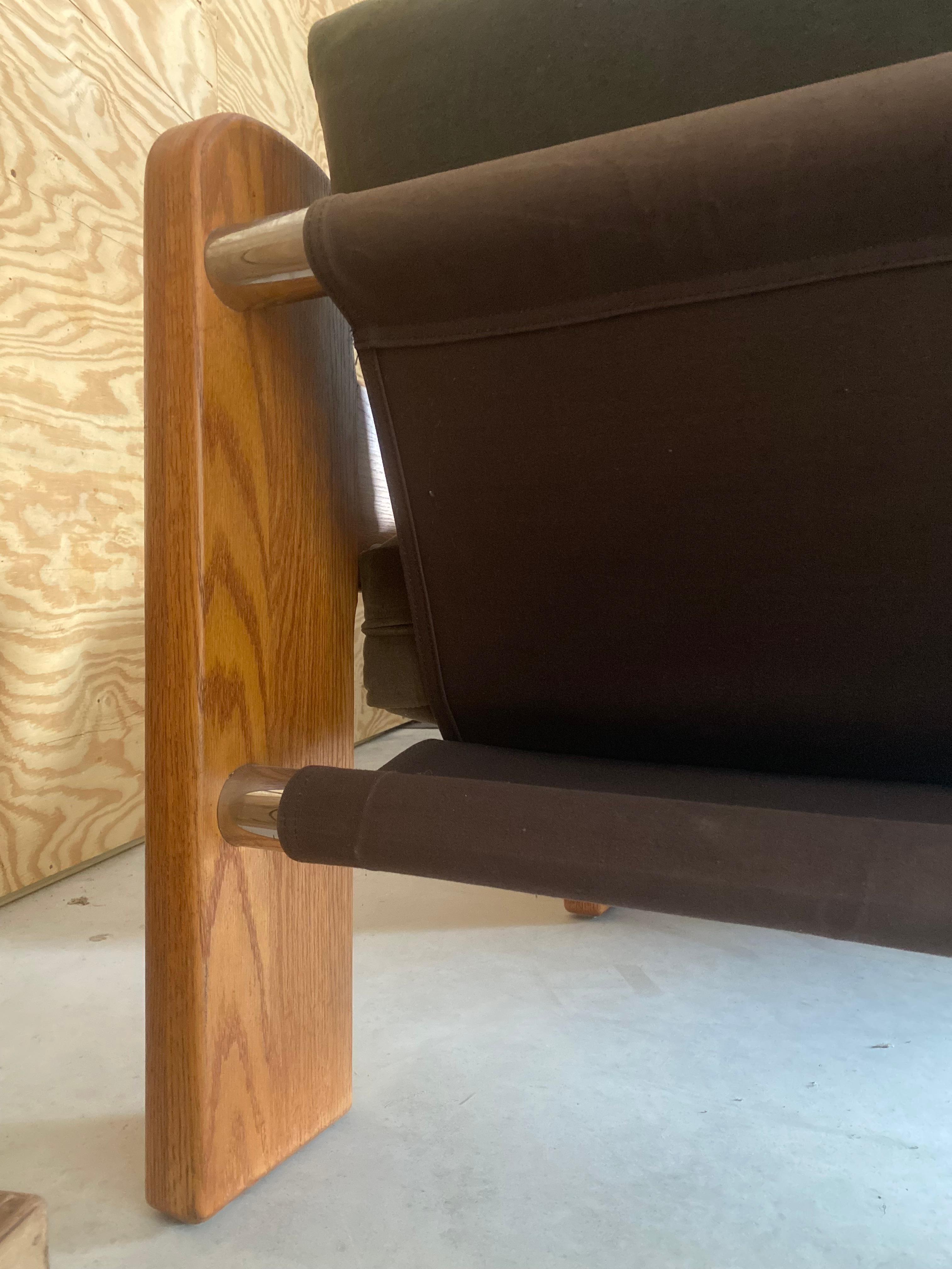 Divano a fionda Chunky Oak di Martin Rudick con rivestimento in velluto New Velvet in vendita 4