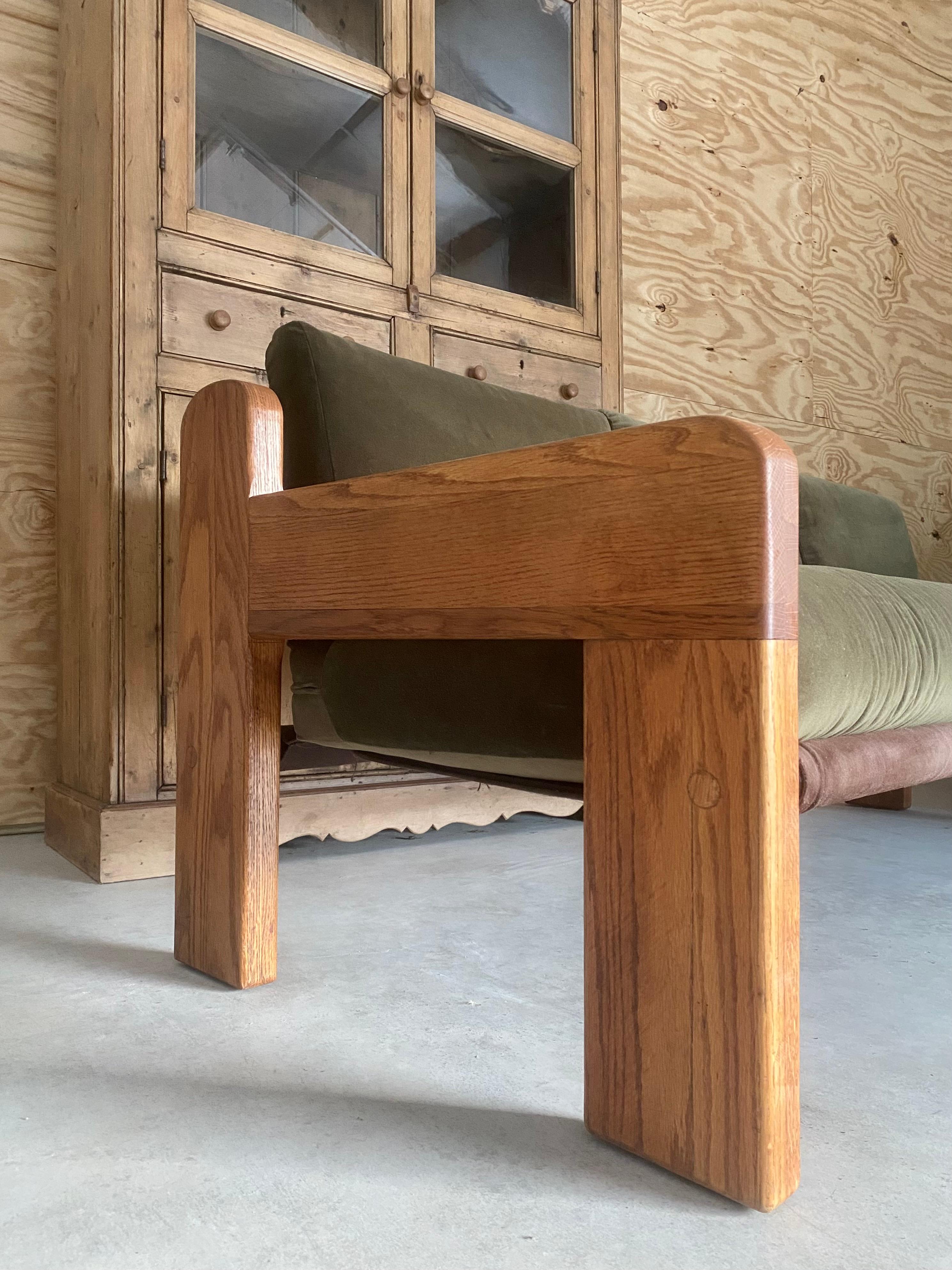 Divano a fionda Chunky Oak di Martin Rudick con rivestimento in velluto New Velvet in vendita 5