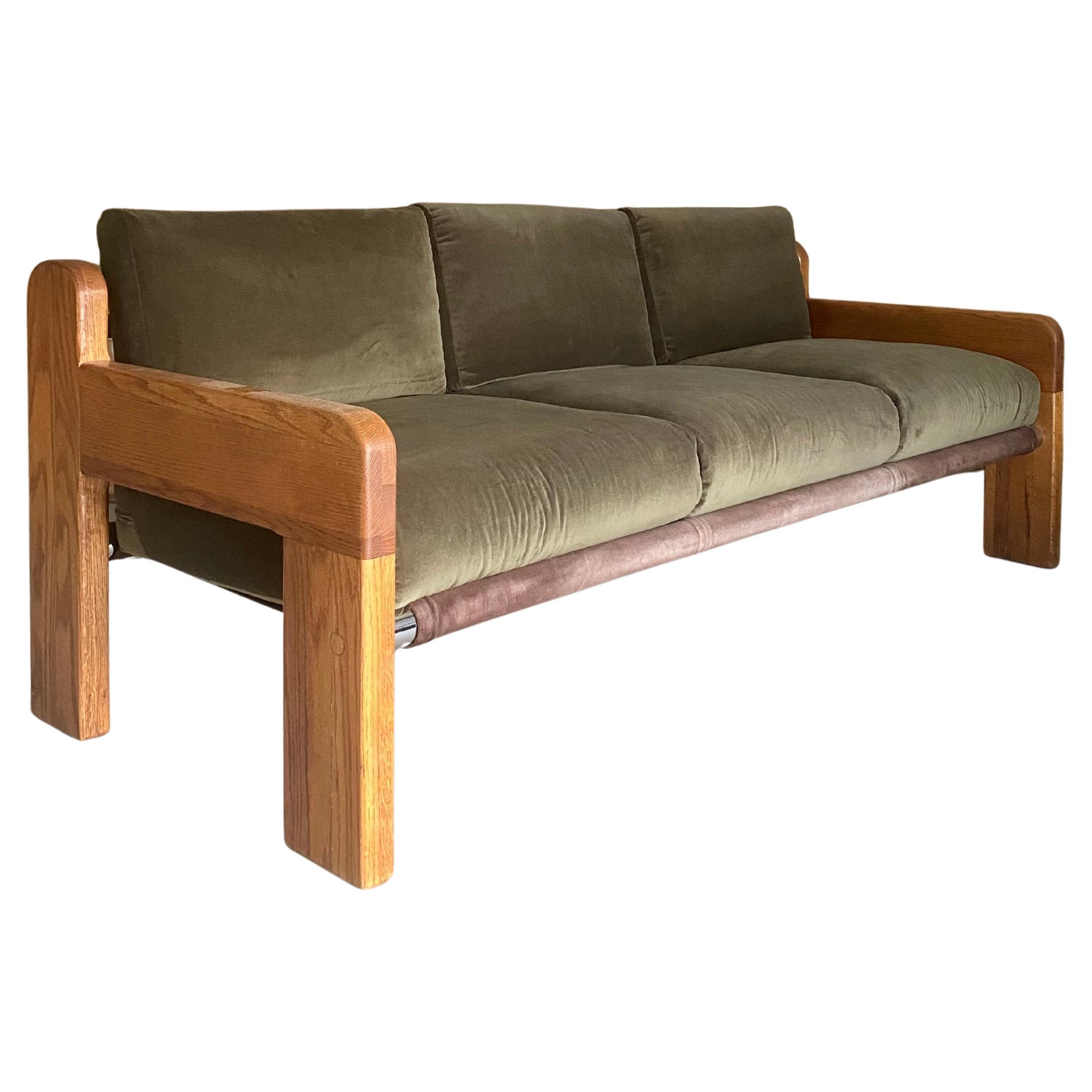 Divano a fionda Chunky Oak di Martin Rudick con rivestimento in velluto New Velvet in vendita
