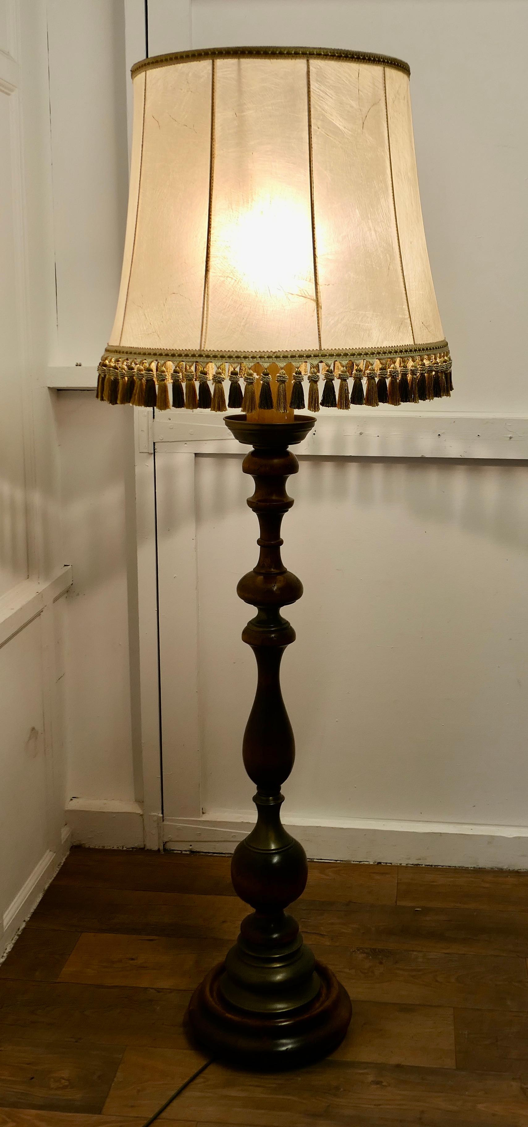 French Provincial Chunky Oak Standard or Floor Lamp   This lamp is a country piece  For Sale