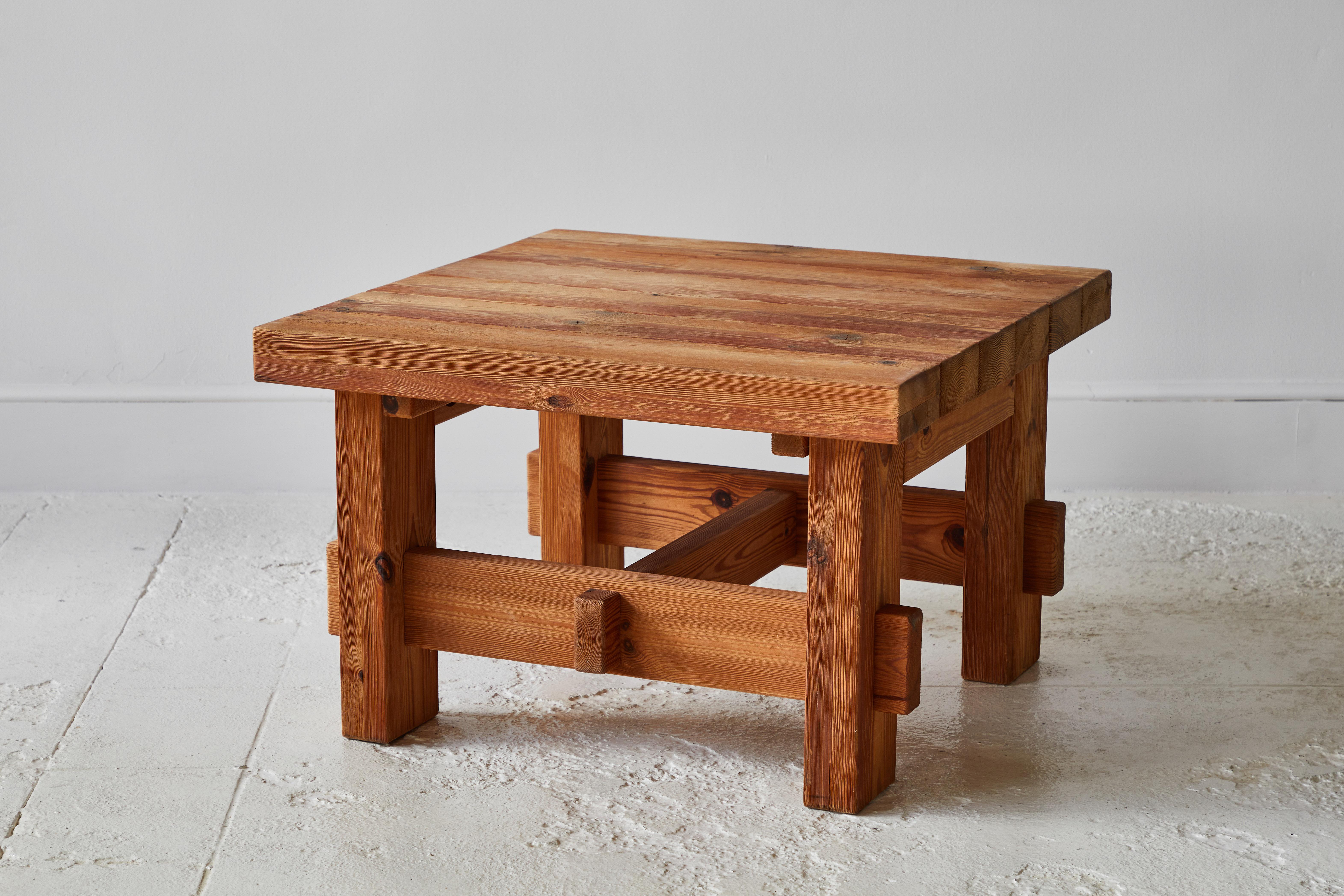 Beautifully constructed chunky pine side table, this table also can work as a coffee table.