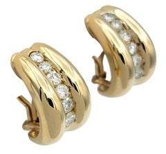 Chunky Ridged Round Diamond Huggie Hoop Earrings in 14 Karat Yellow Gold