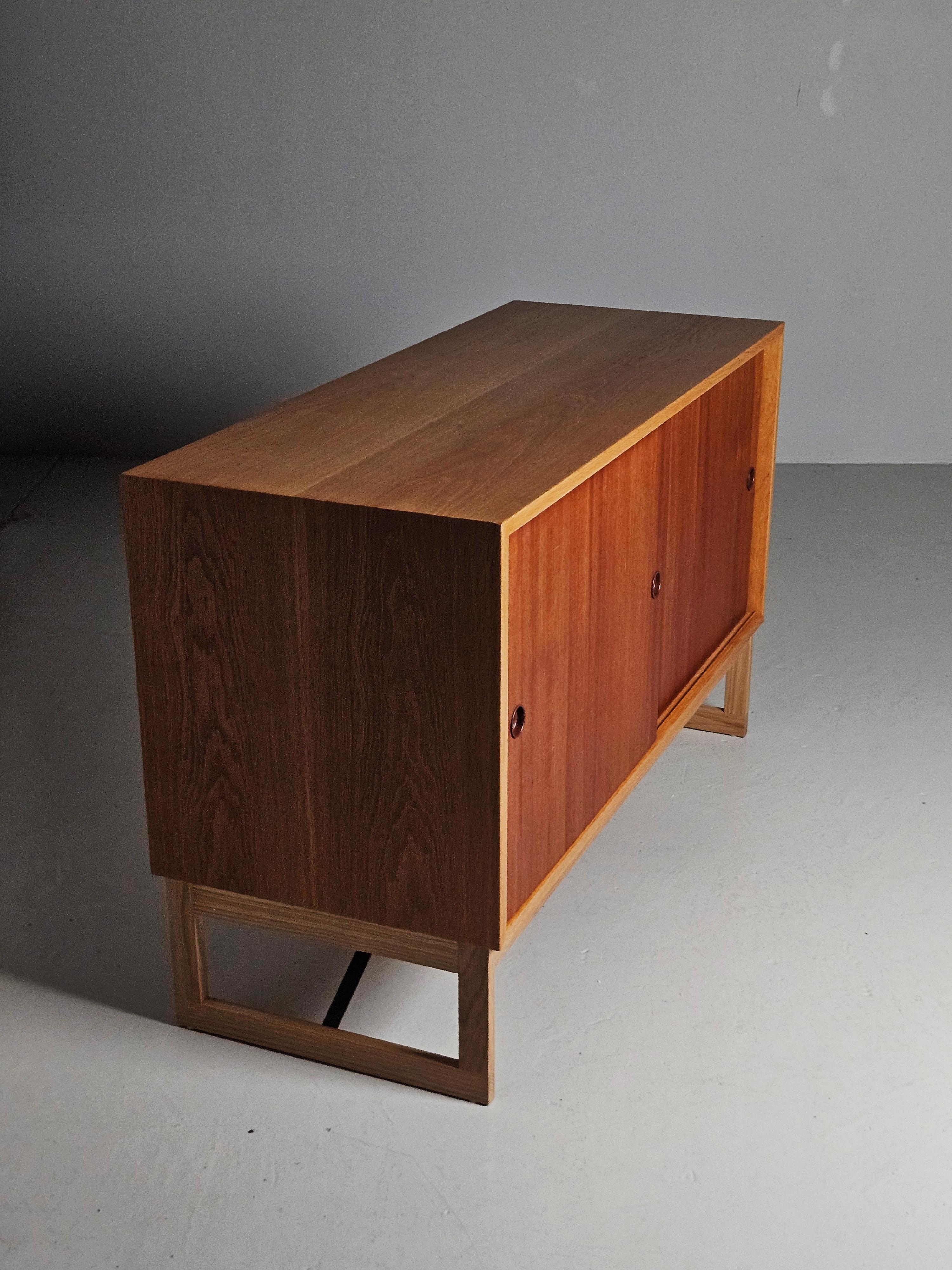 Scandinavian Modern Chunky sideboard by Børge Mogensen, Sweden, 1960s For Sale