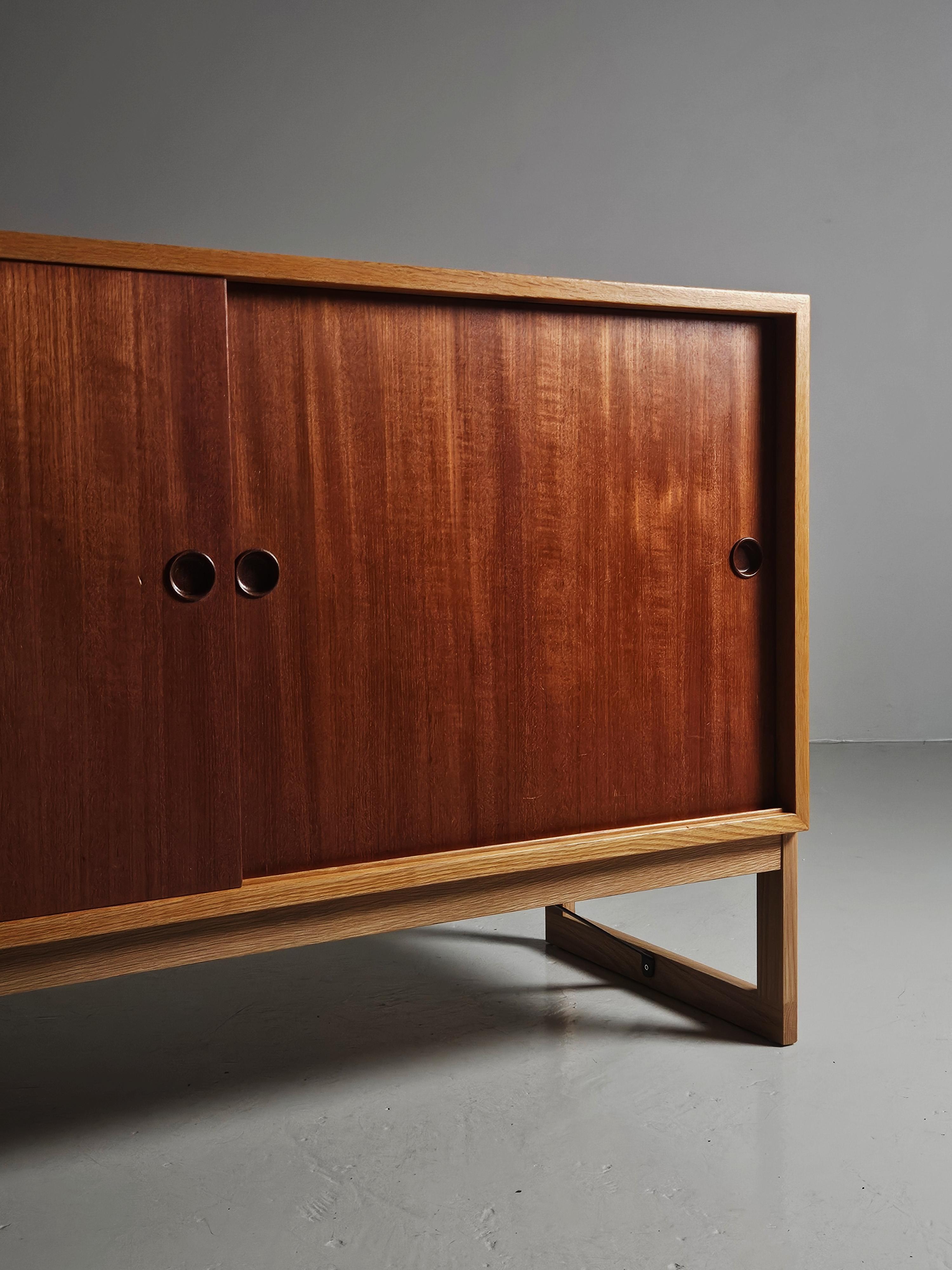 Chunky sideboard by Børge Mogensen, Sweden, 1960s For Sale 2