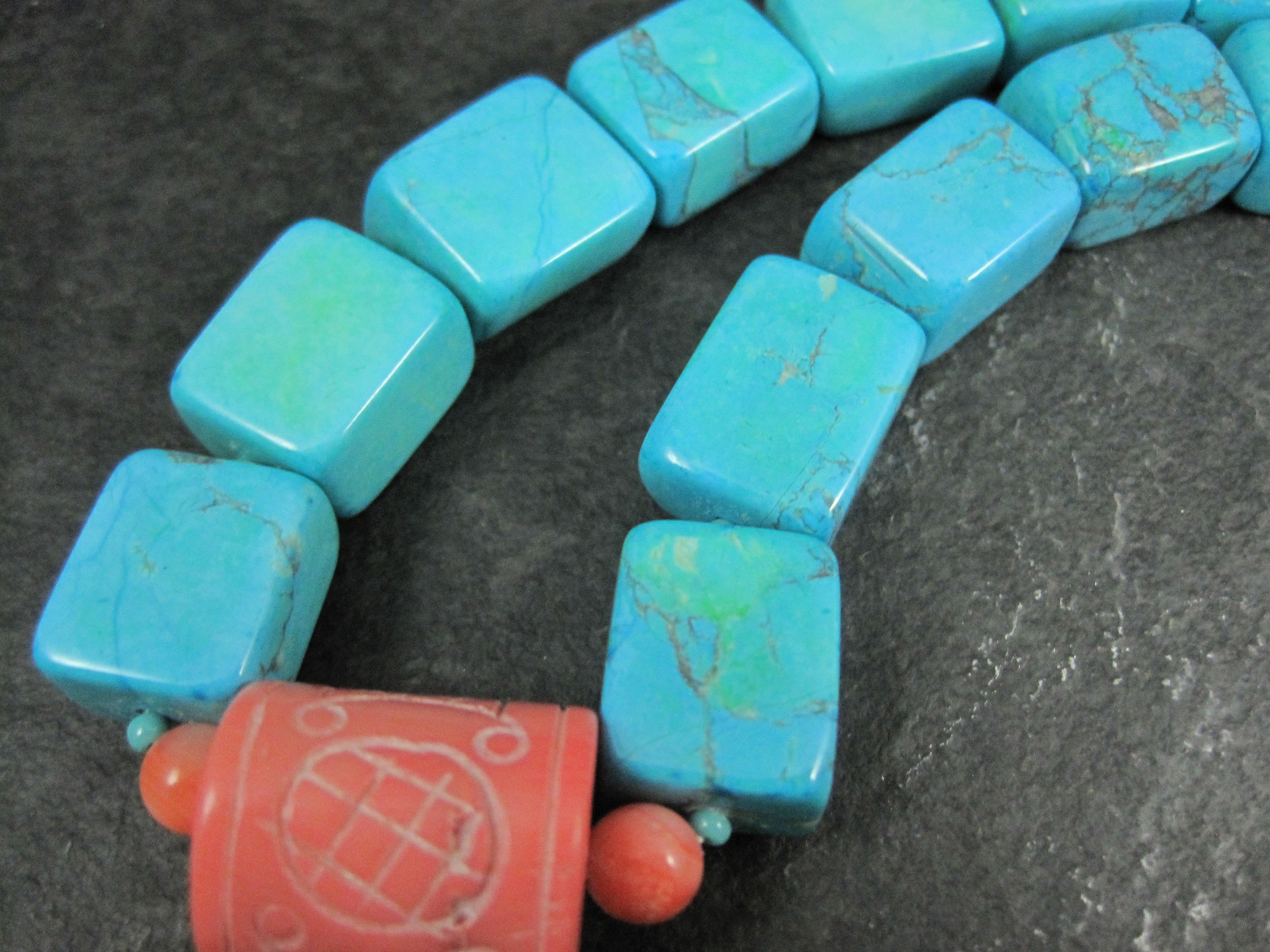 Collier en Turquoise et Corail sculpté du Sud-Ouest en vente 4