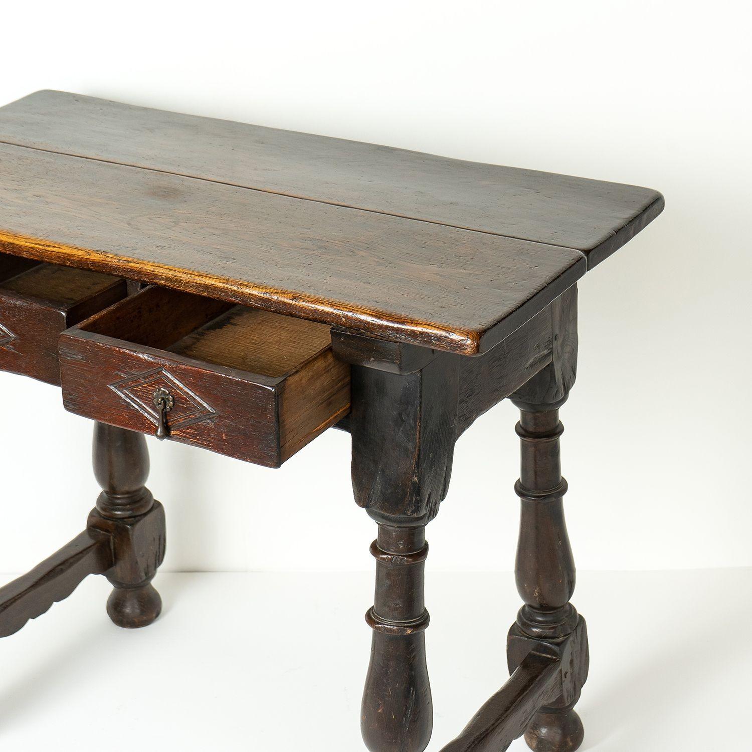 Antique Chunky Spanish Baroque Oak Side Table with Baluster Legs, 17th Century In Good Condition For Sale In Bristol, GB