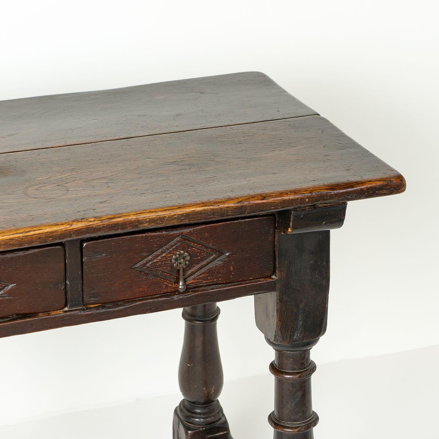 Antique Chunky Spanish Baroque Oak Side Table with Baluster Legs, 17th Century For Sale 2