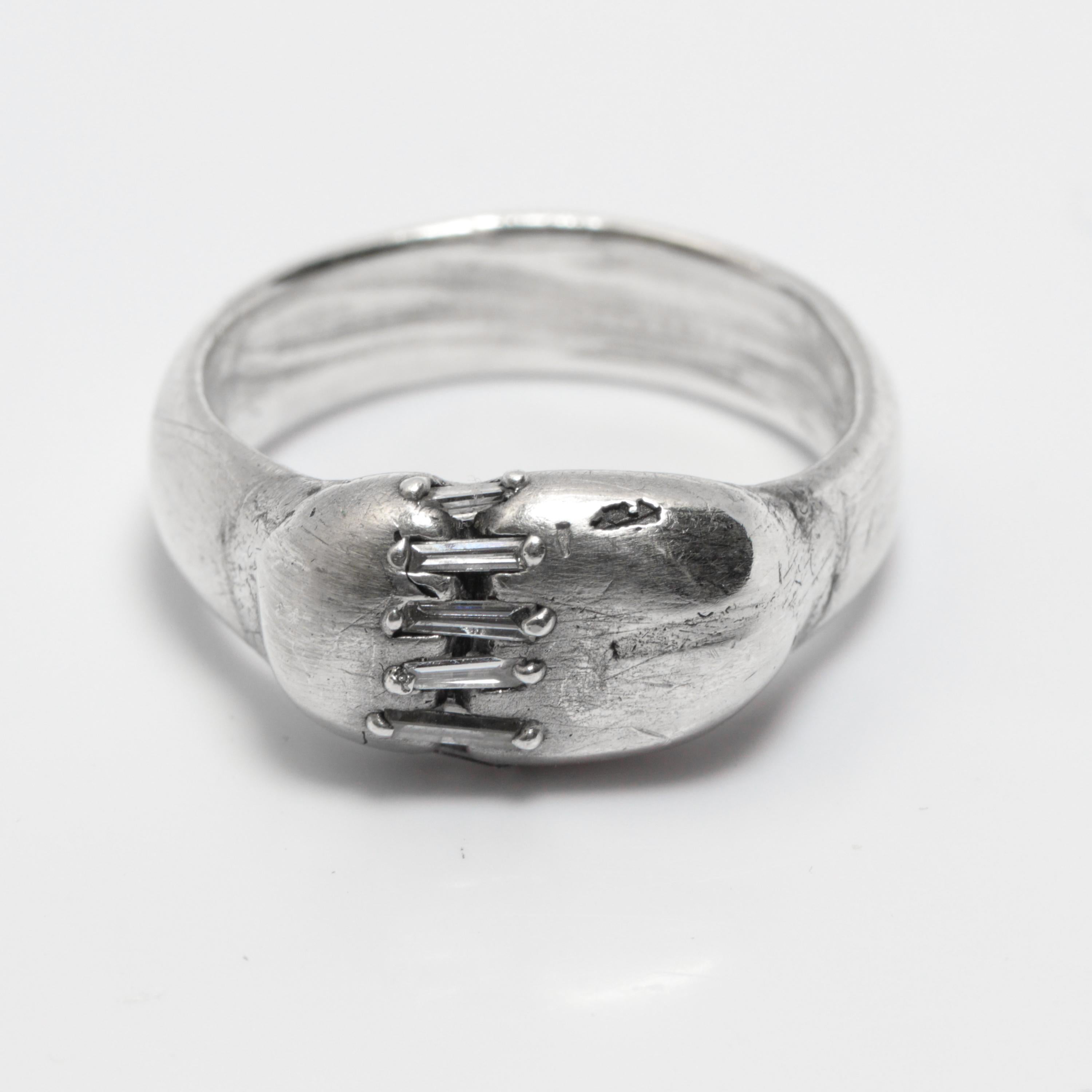 Chunky Sterling Silber & natürliche Baguette Diamanten Ring, ein von einer Art (Kunsthandwerker*in) im Angebot