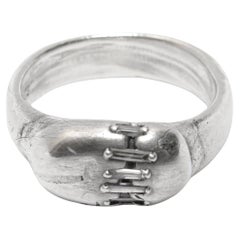 Anillo grueso de plata de ley y diamantes baguette naturales, único en su especie