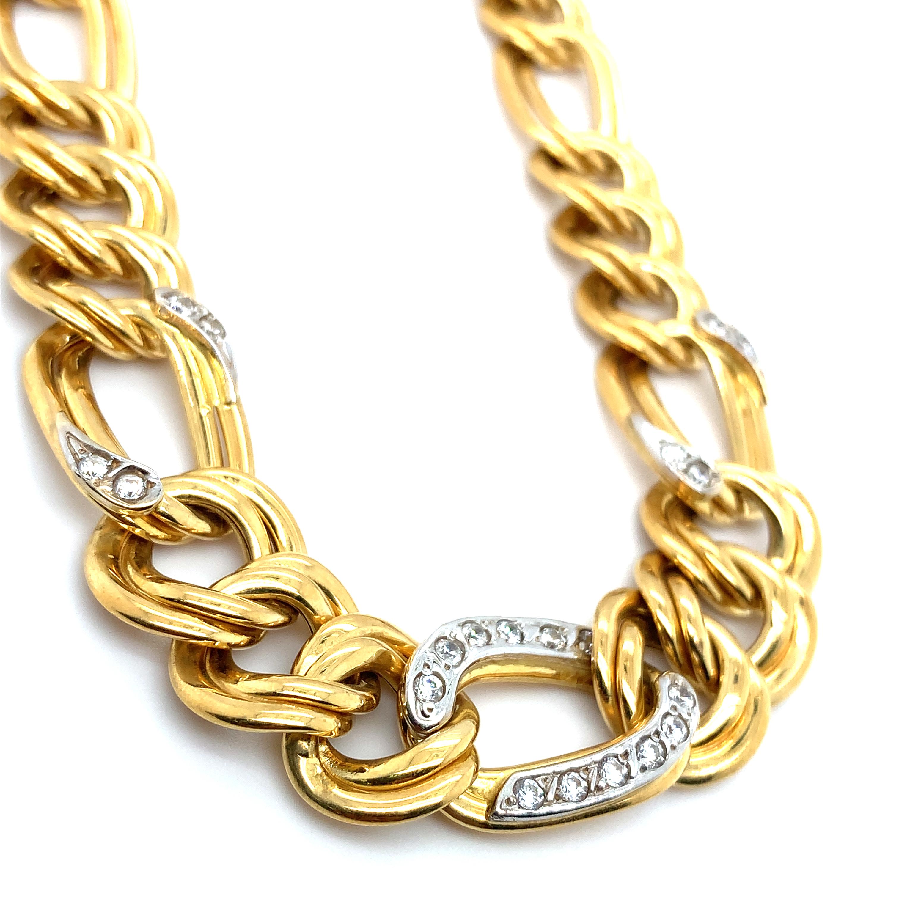 Collier à maillons cubains de style massif en or jaune 18k en vente 1