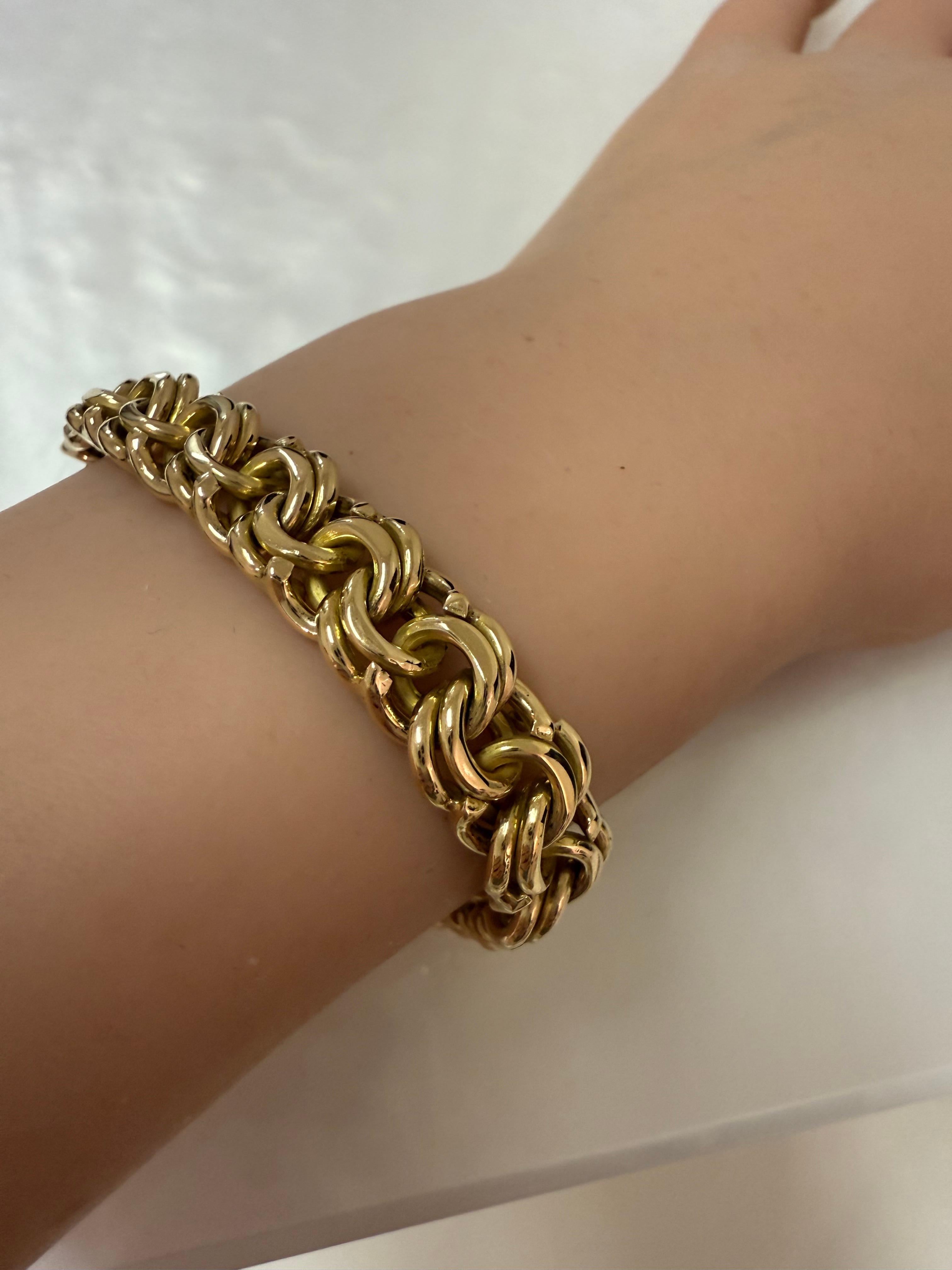 Chunky Vintage 18K Gelbgold Armband Charm-Armband. für Damen oder Herren im Angebot