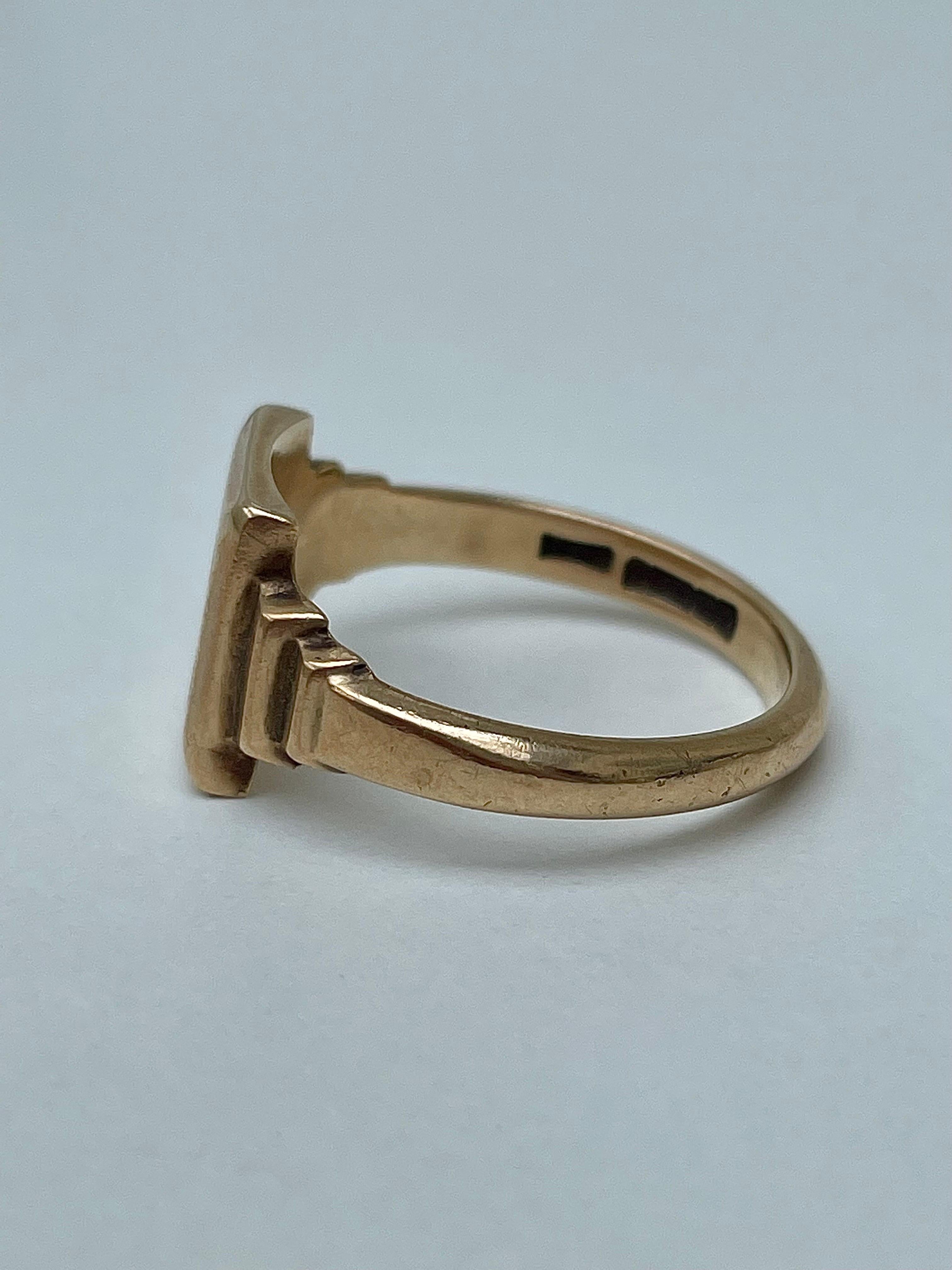 Chunky Vintage 9ct Square Signet Ring “G.H”

incredible gold signet ring, perfect if your initials are G.H!! 

The item comes without the box in the photos but will be presented in a  gift box

Measurements: weight 6g, size UK U1/2, head of ring