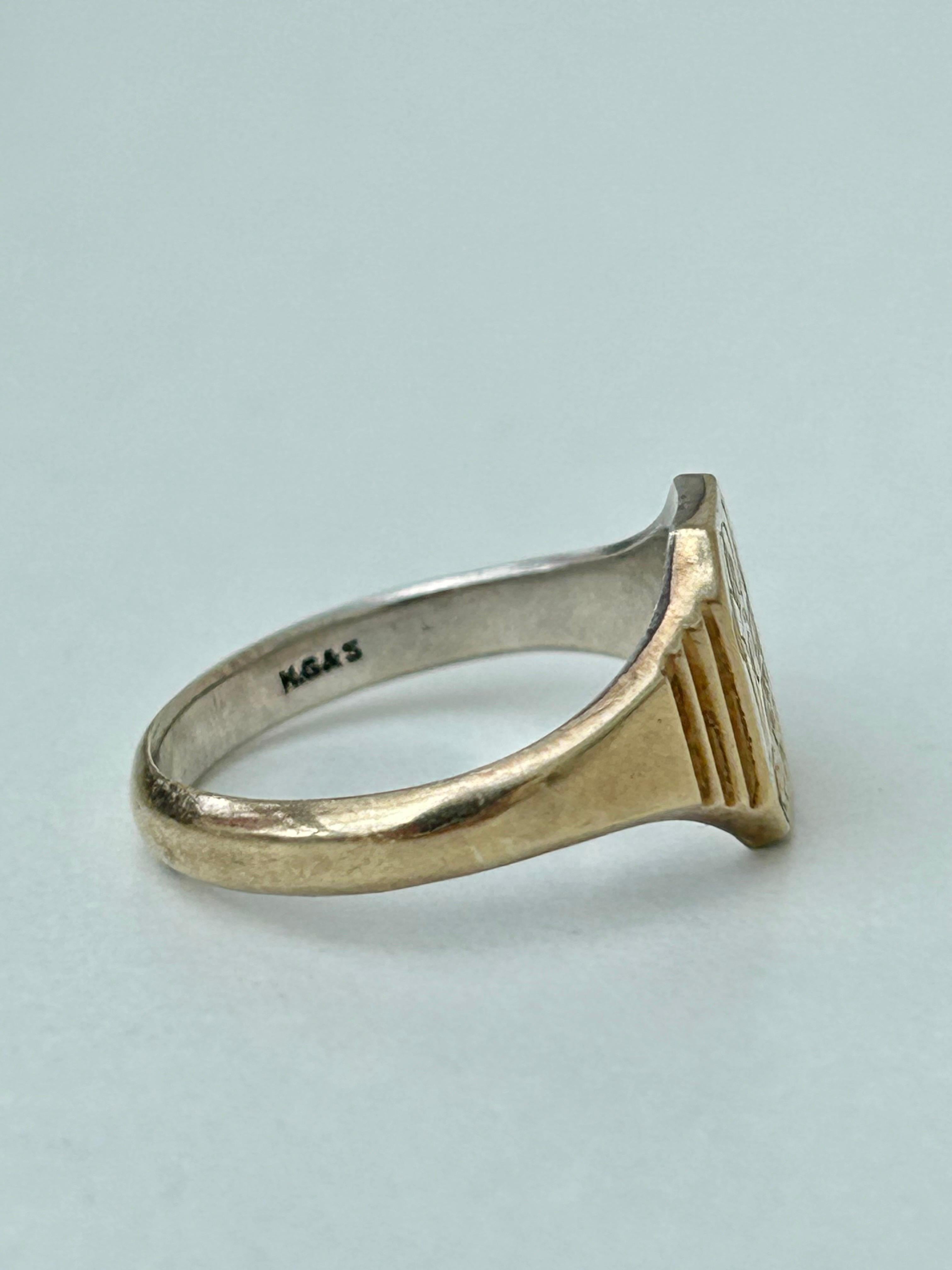 Women's or Men's Chunky Vintage 9 Carat Yellow Gold Signet Ring For Sale