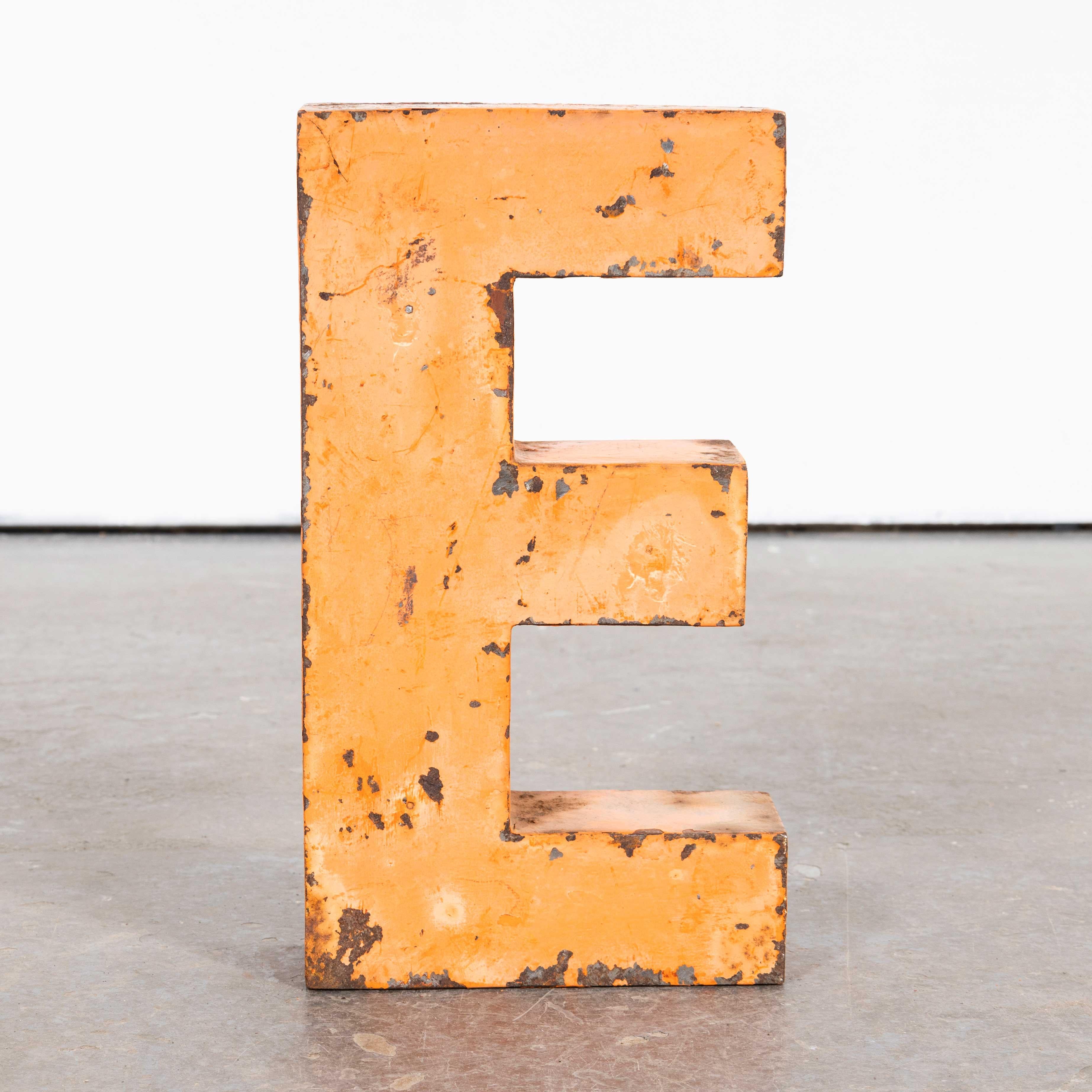 Chunky Vintage French Signage Letter - Medium E In Good Condition For Sale In Hook, Hampshire