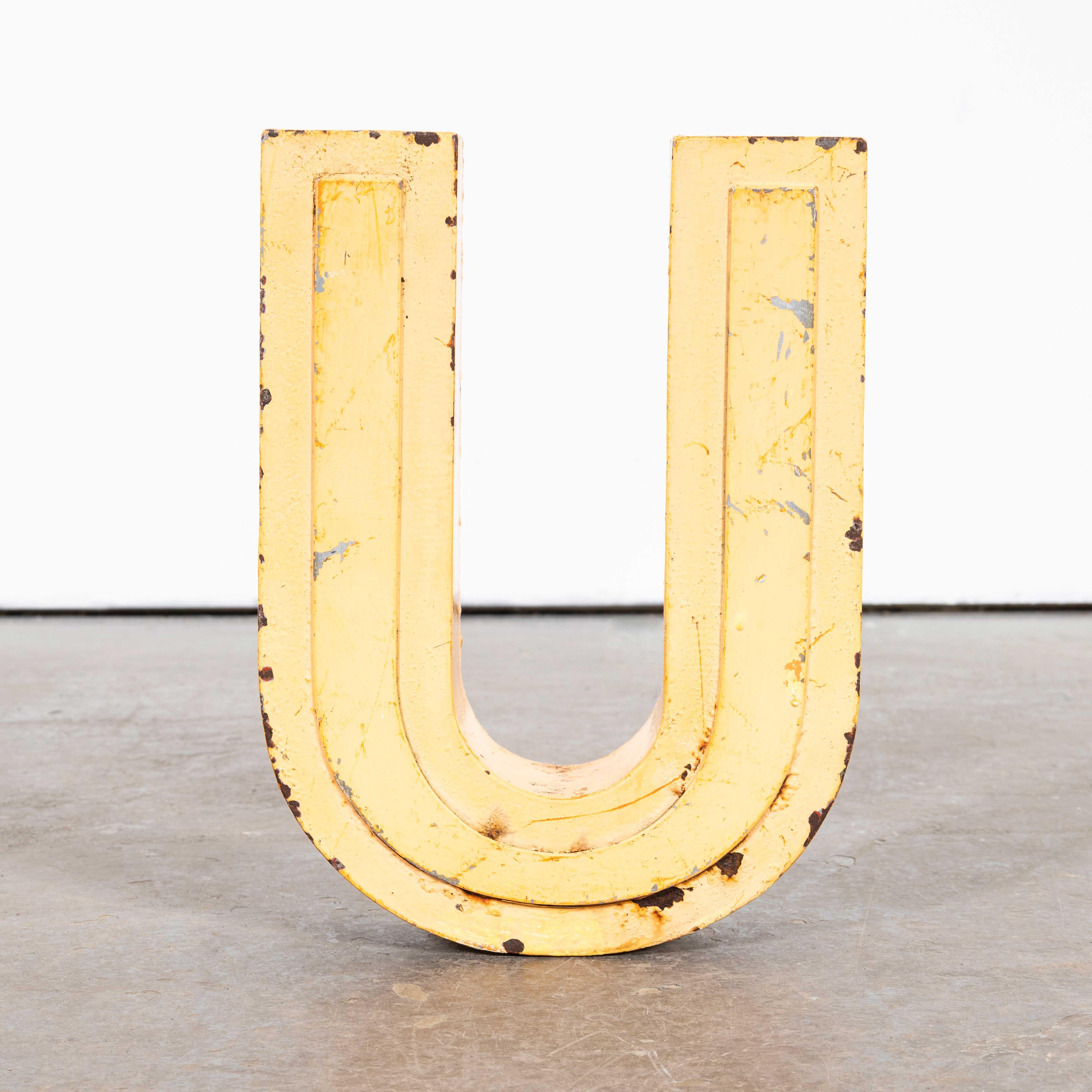 Chunky Vintage French Signage Letter - Medium U In Good Condition For Sale In Hook, Hampshire