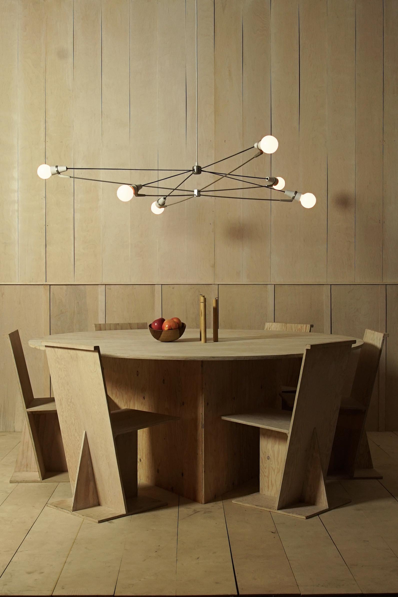 Filé Lustre d'église blanc et en acier inoxydable par Ravenhill Studio