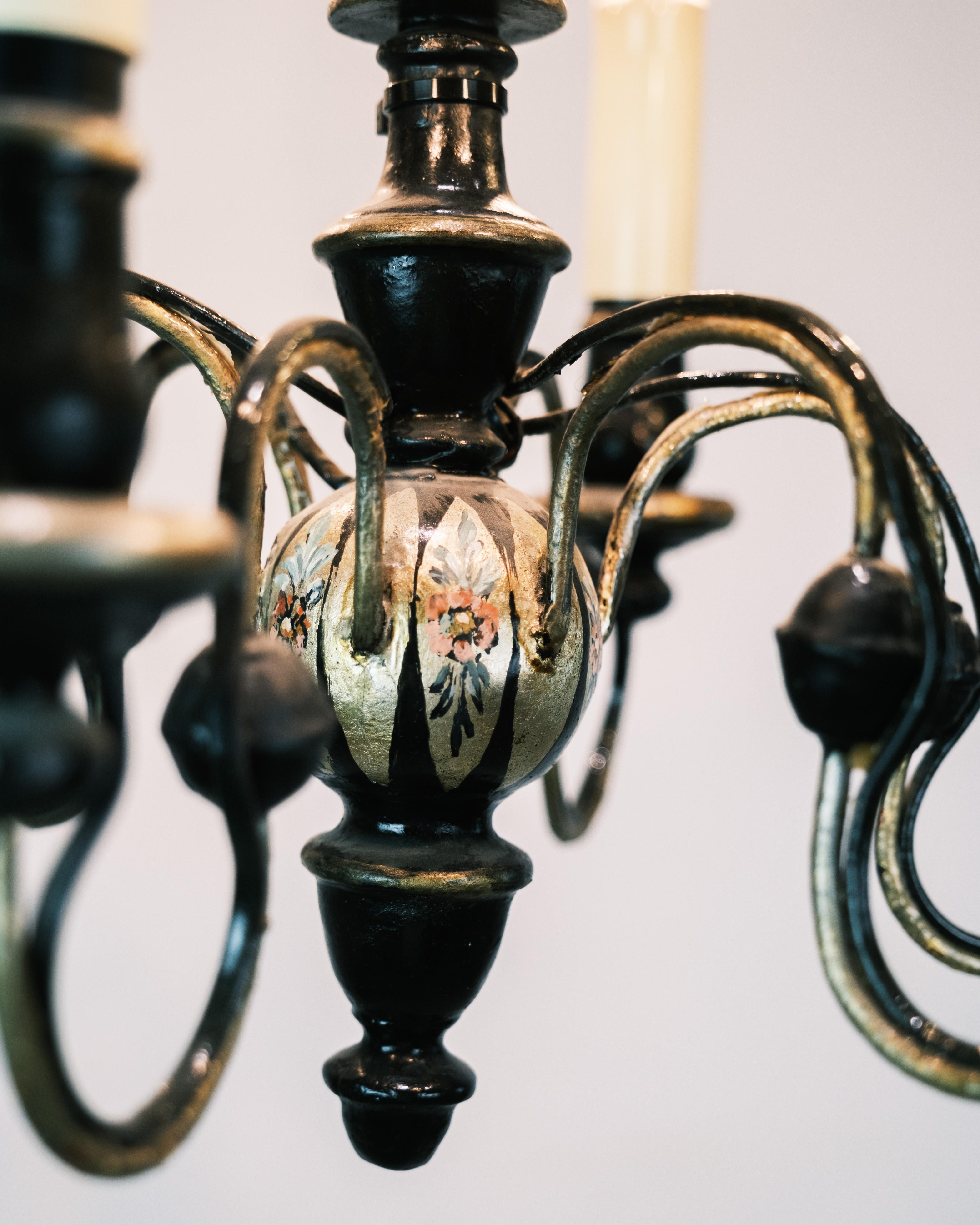 Church Crown Made In Wood Decorated In Gold With 6 Arms From 1930s In Good Condition For Sale In Lejre, DK