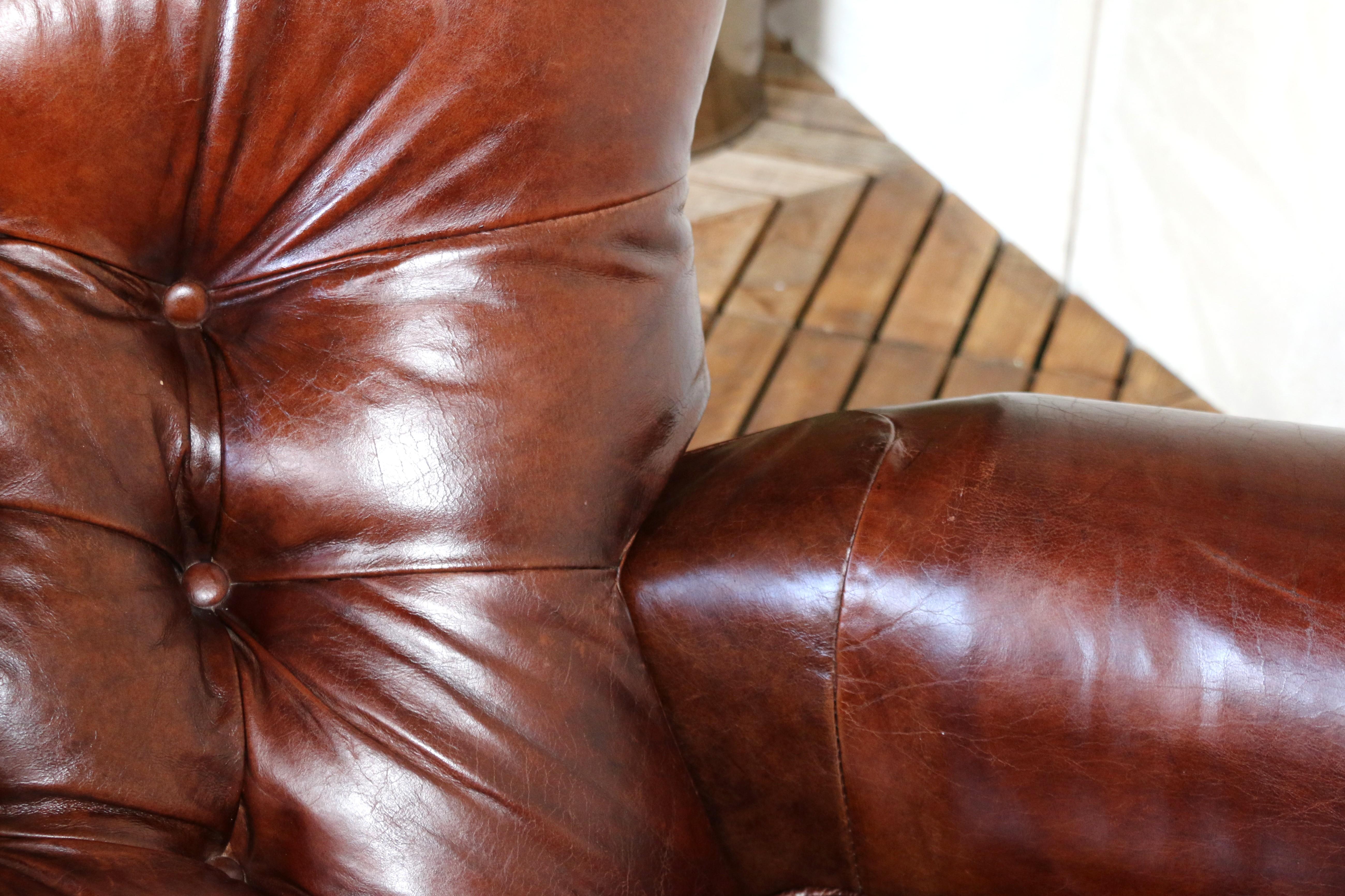 20ième siècle Fauteuil inclinable en cuir Churchill de Restoration Hardware en vente