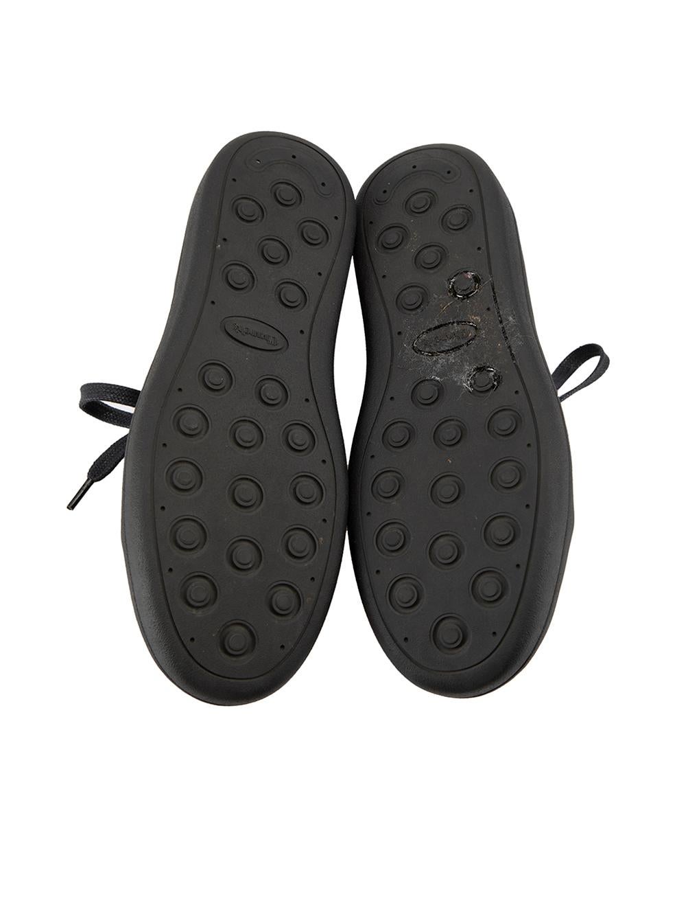 Scarpe da ginnastica Church's in vernice nera con lacci Taglia IT 36,5 In condizioni buone in vendita a London, GB