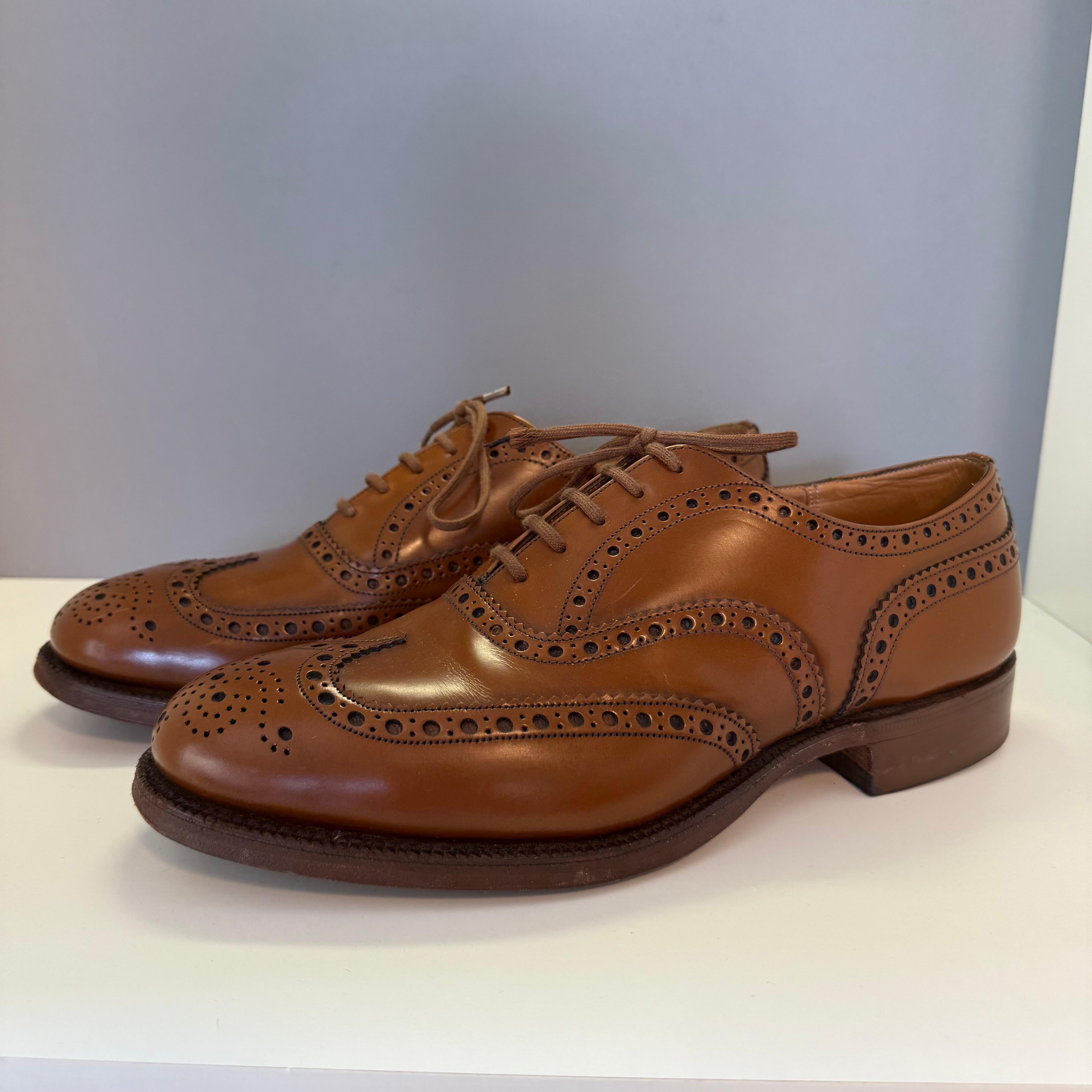 Le iconiche ed eleganti scarpe da uomo Church's
Grado personalizzato
Oxford
Modello Burwood
Pelle
Colore cognac
Allacciati
Taglia 8.5 (italiana 42.5)
Spedizione prioritaria in tutto il mondo inclusa nel prezzo!
Le tue domande/messaggi di interesse