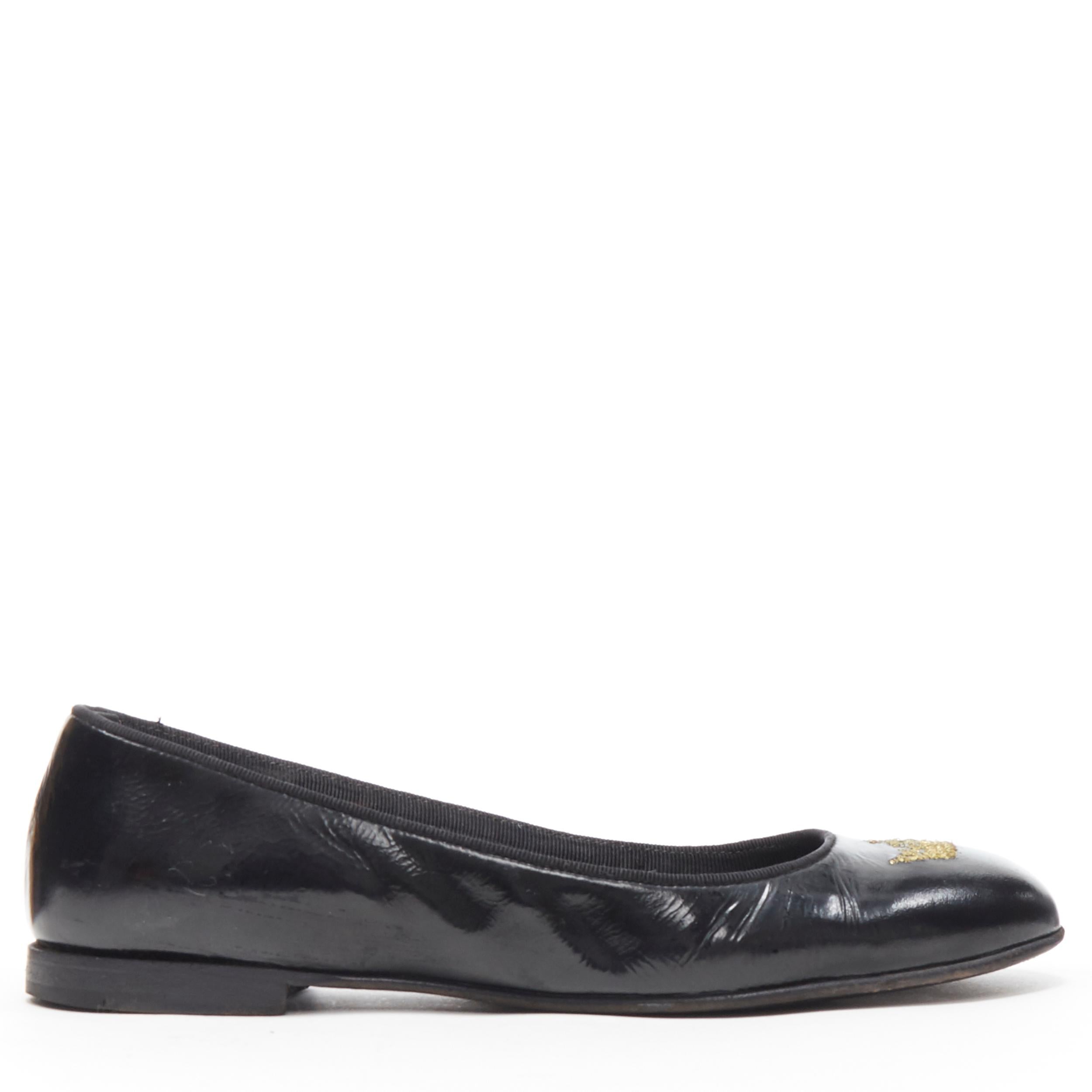 round toe black flats