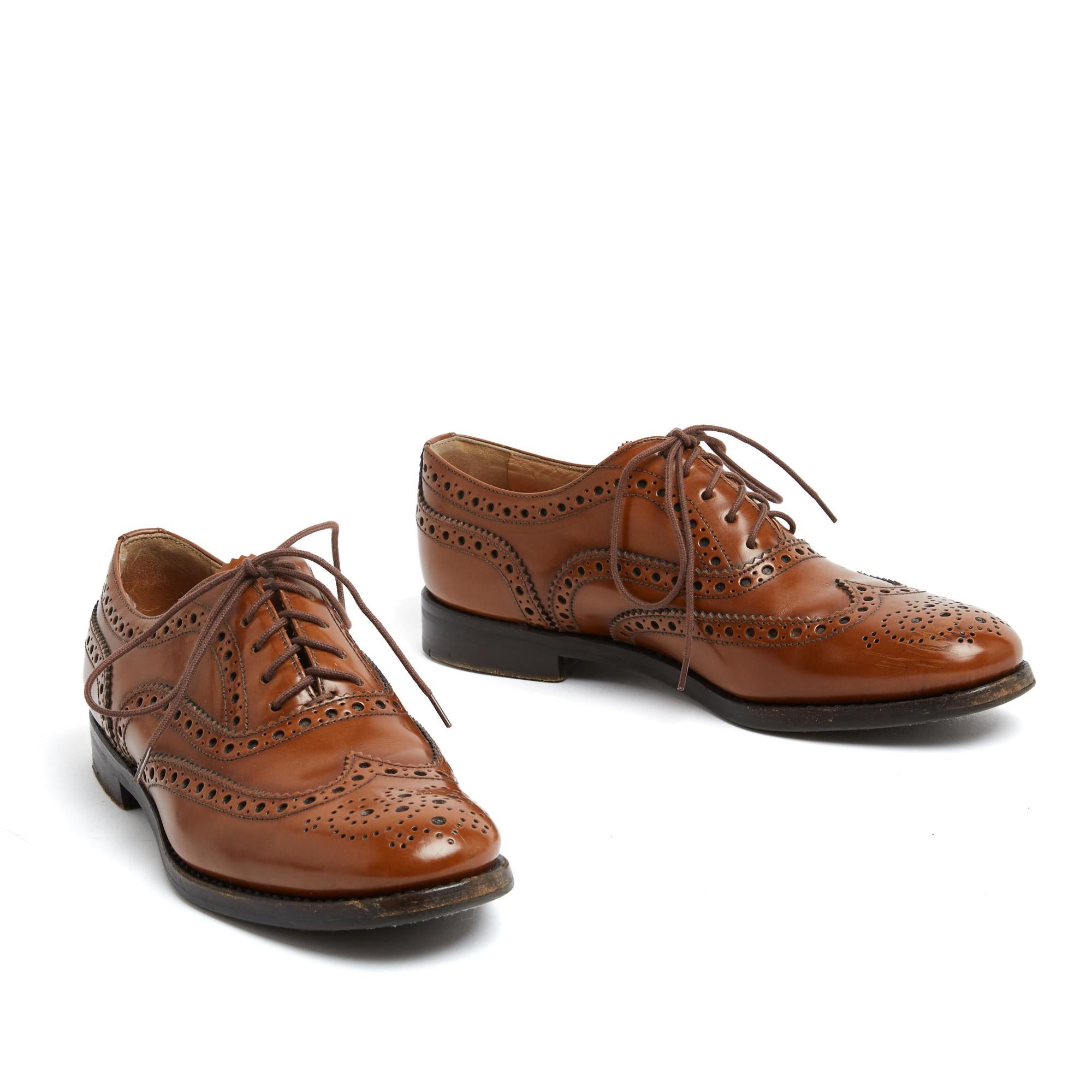 Zapatos Oxford o derbies Church's de cuero floreado color camel (