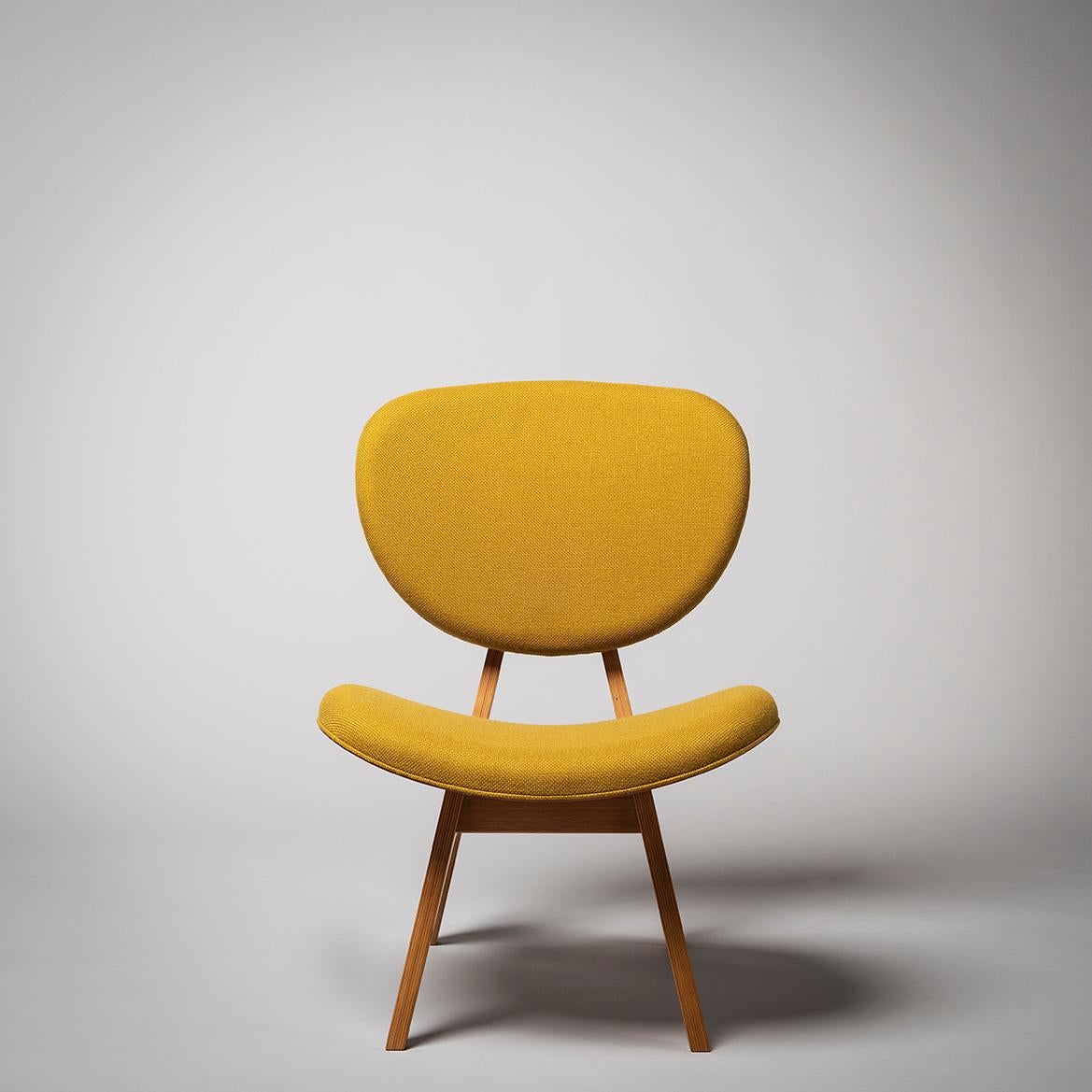 The Chuza Isu chair was designed by Daisaku Cho while enrolling at the Junzo Sakakura Architect & Associates in the 1960's.

The contrast between the straight legs and the design of the back and the seat that draws an organic curve is attractive.