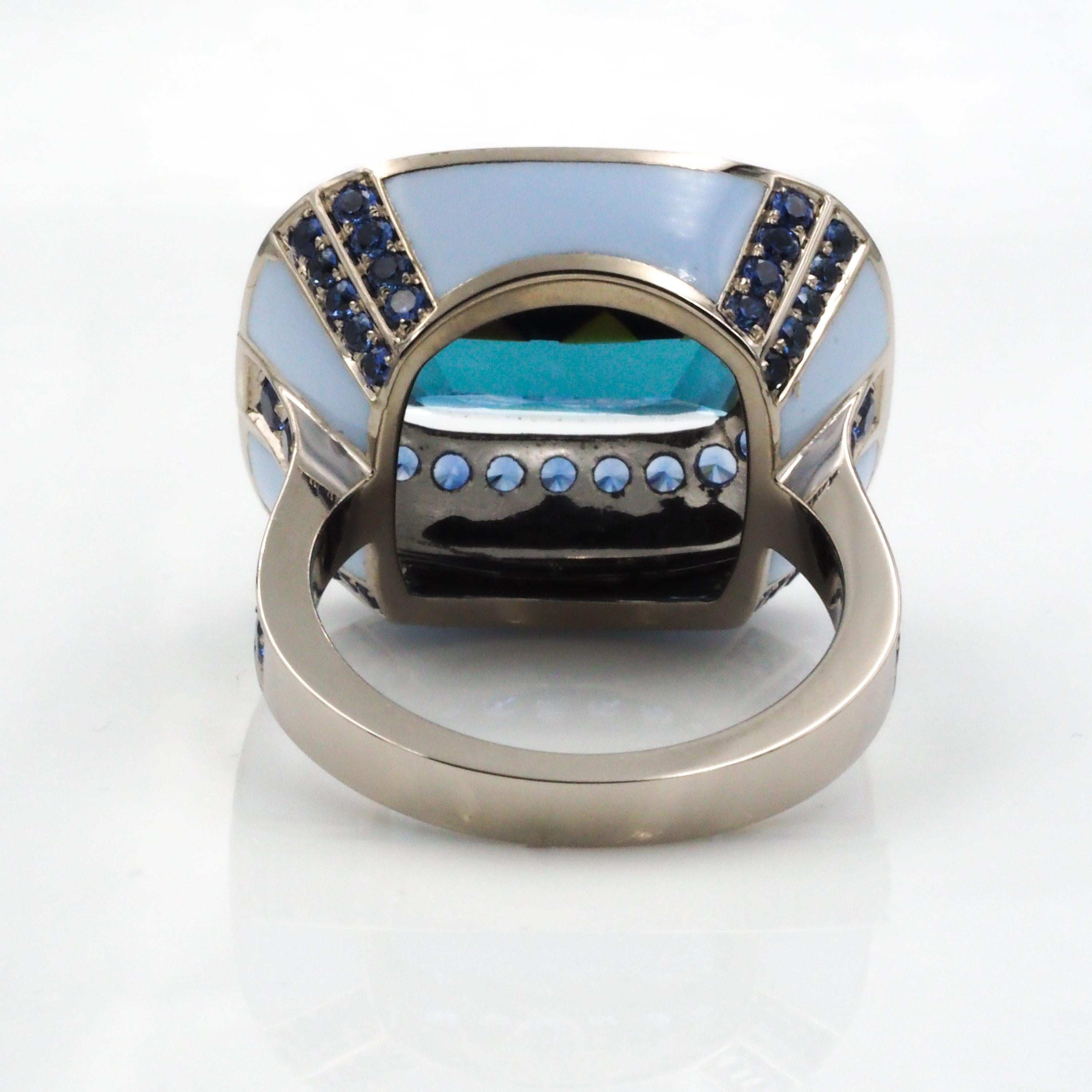 Cicada Tourmaline and Sapphire Ceramic Enamel Gold Cocktail Ring In New Condition In New York, NY