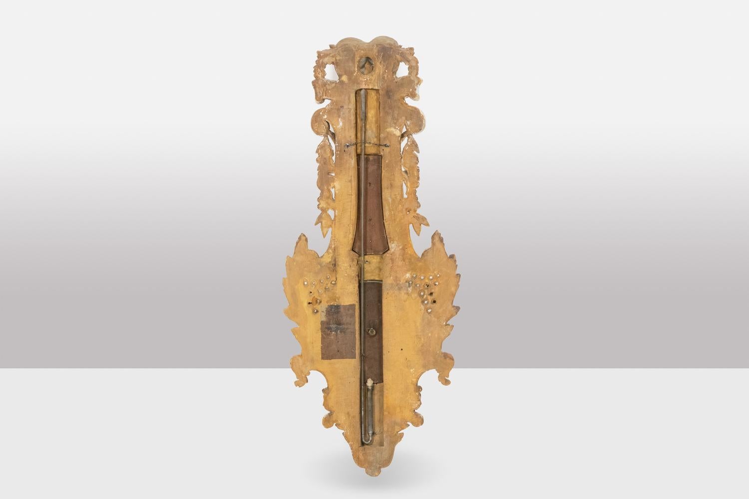 Cicery. Barometer in carved and gilded wood. 18th century period. For Sale 2