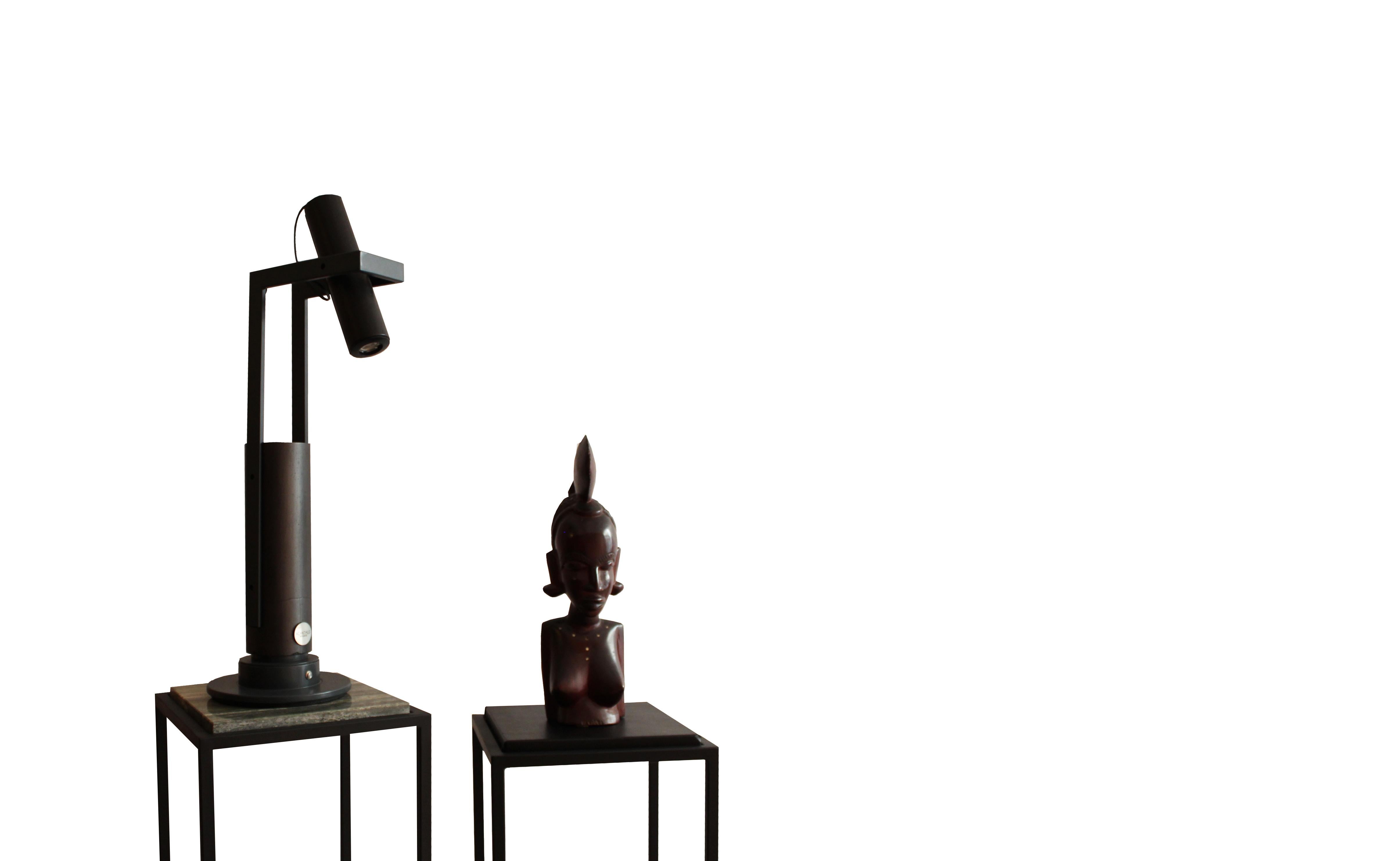 italien Lampe de table Ciclope en béton brun par Acanthus Studio Roma en vente