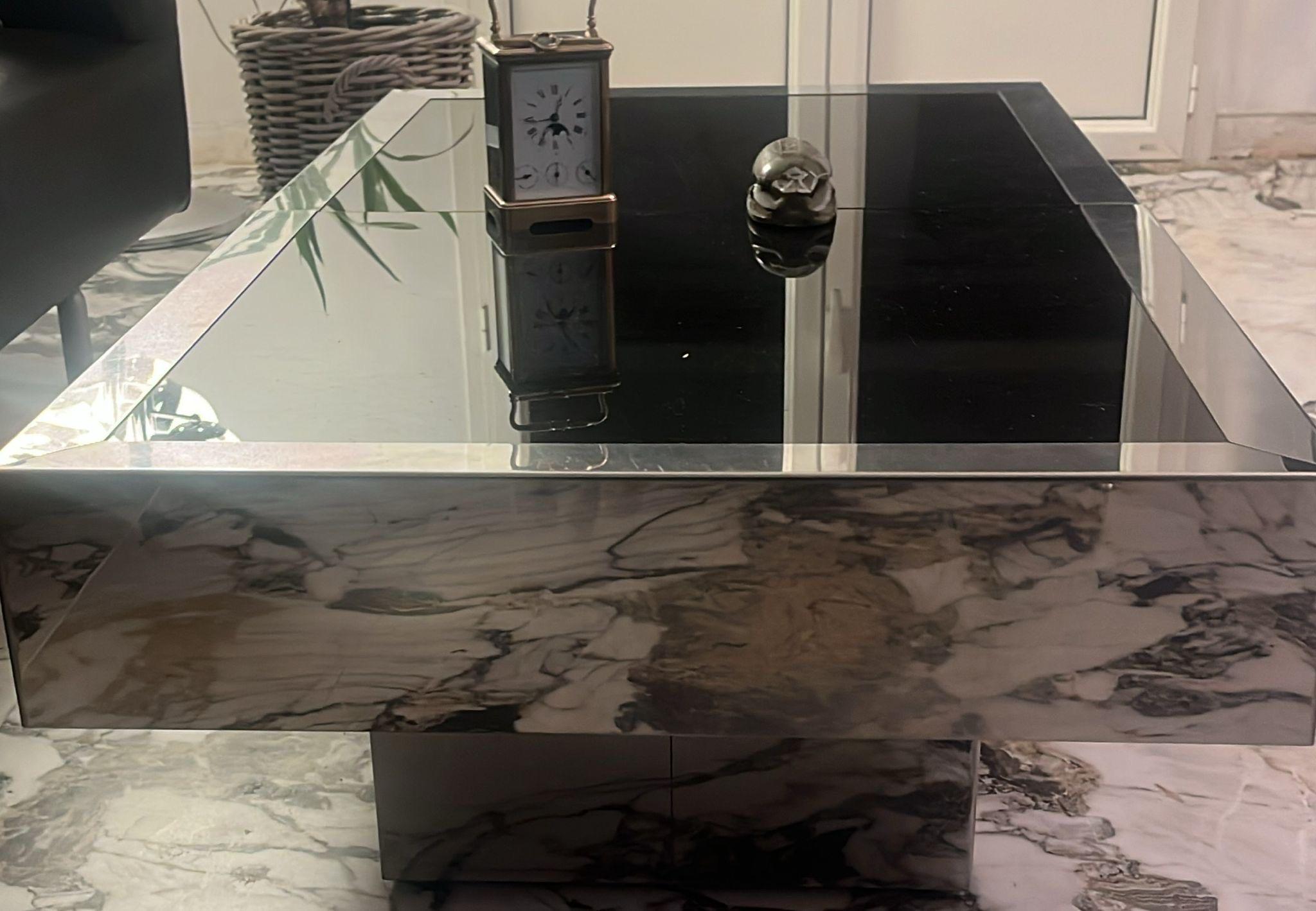 Verre Cidue Table basse avec bar à sec caché en acier inoxydable et verre , 1970 en vente