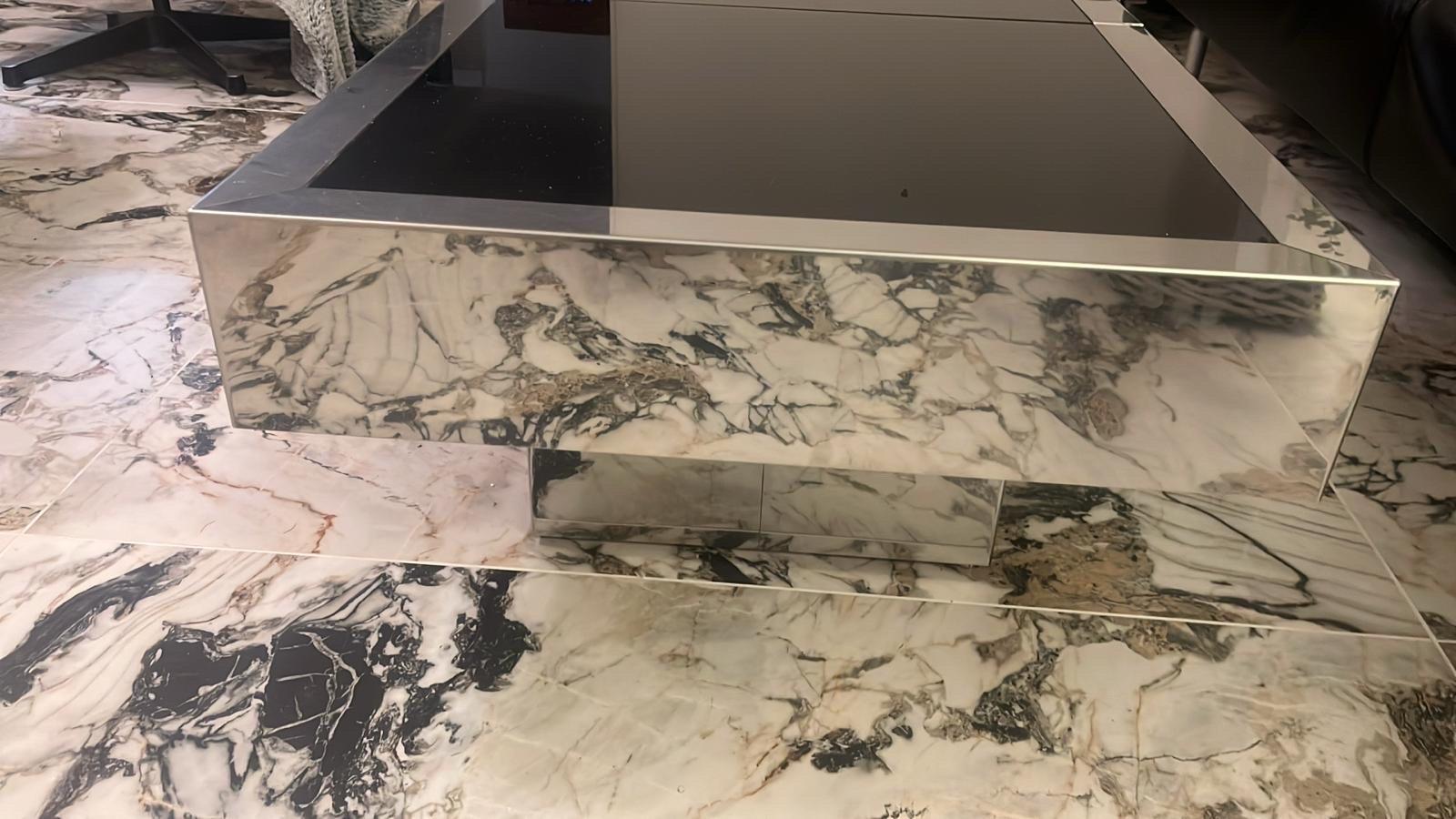 Cidue Table basse avec bar à sec caché en acier inoxydable et verre , 1970 en vente 1