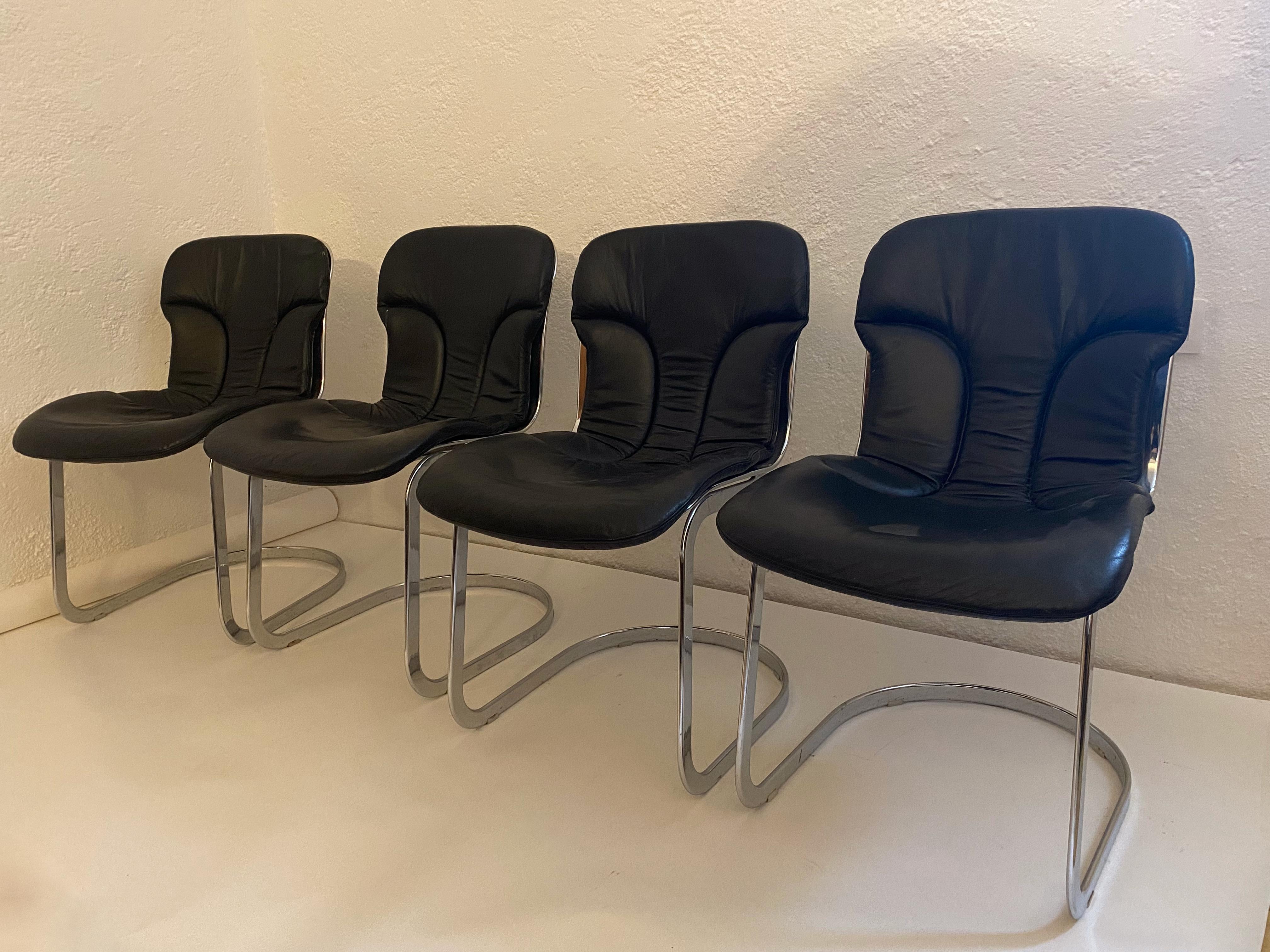 Cidue Esszimmerstühle entworfen von Willy Rizzo 4er-Set aus verchromtem und schwarzem Leder (Moderne der Mitte des Jahrhunderts) im Angebot