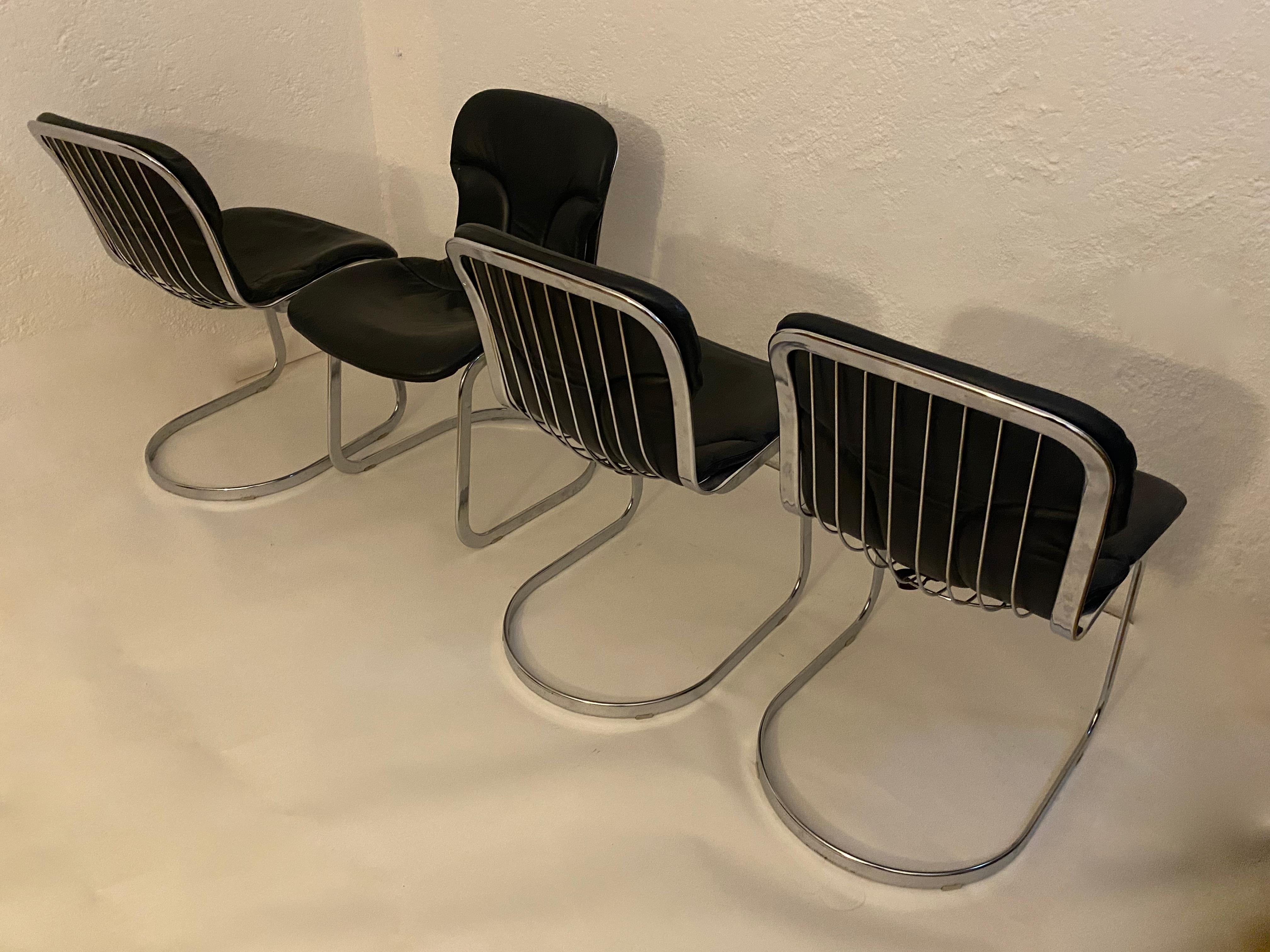Cidue Esszimmerstühle entworfen von Willy Rizzo 4er-Set aus verchromtem und schwarzem Leder im Zustand „Gut“ im Angebot in Vis, NL