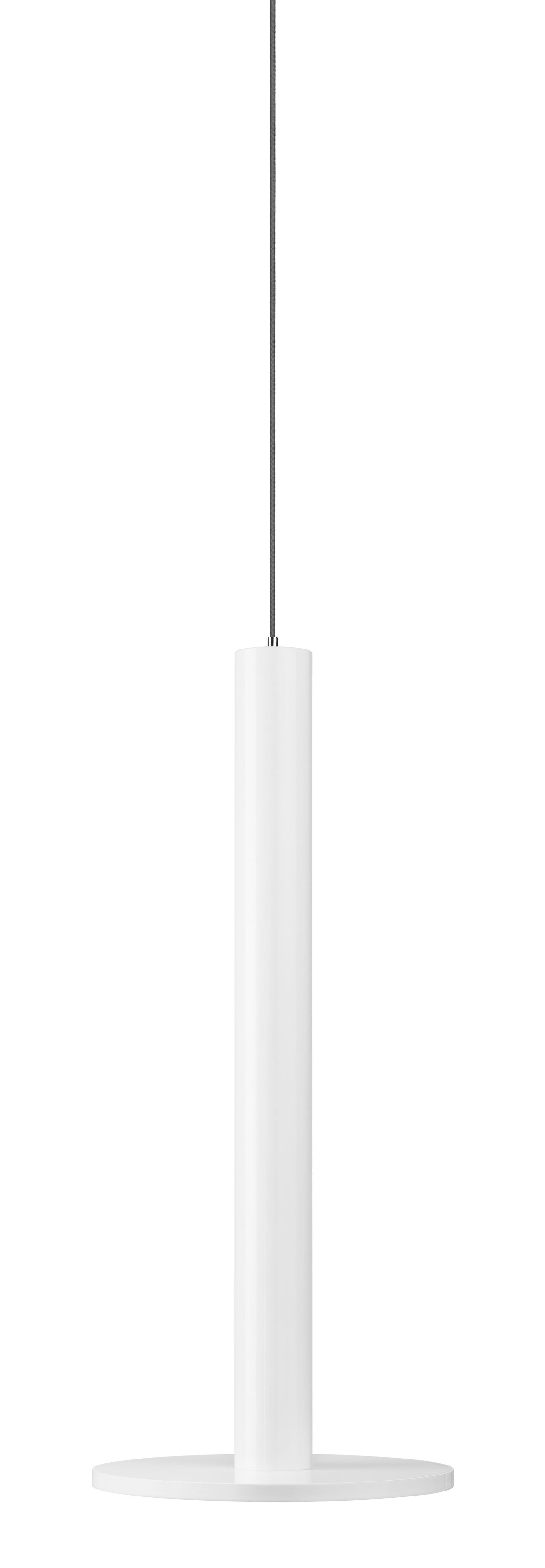 The minimalist Cielo pendant Series is expanding to include the stunning new Cielo XL, a taller and slimmer design offering premium machined aluminum finishes and boasting a warm and brilliant 1200 lumen output. Cielo XL is scaled perfectly for