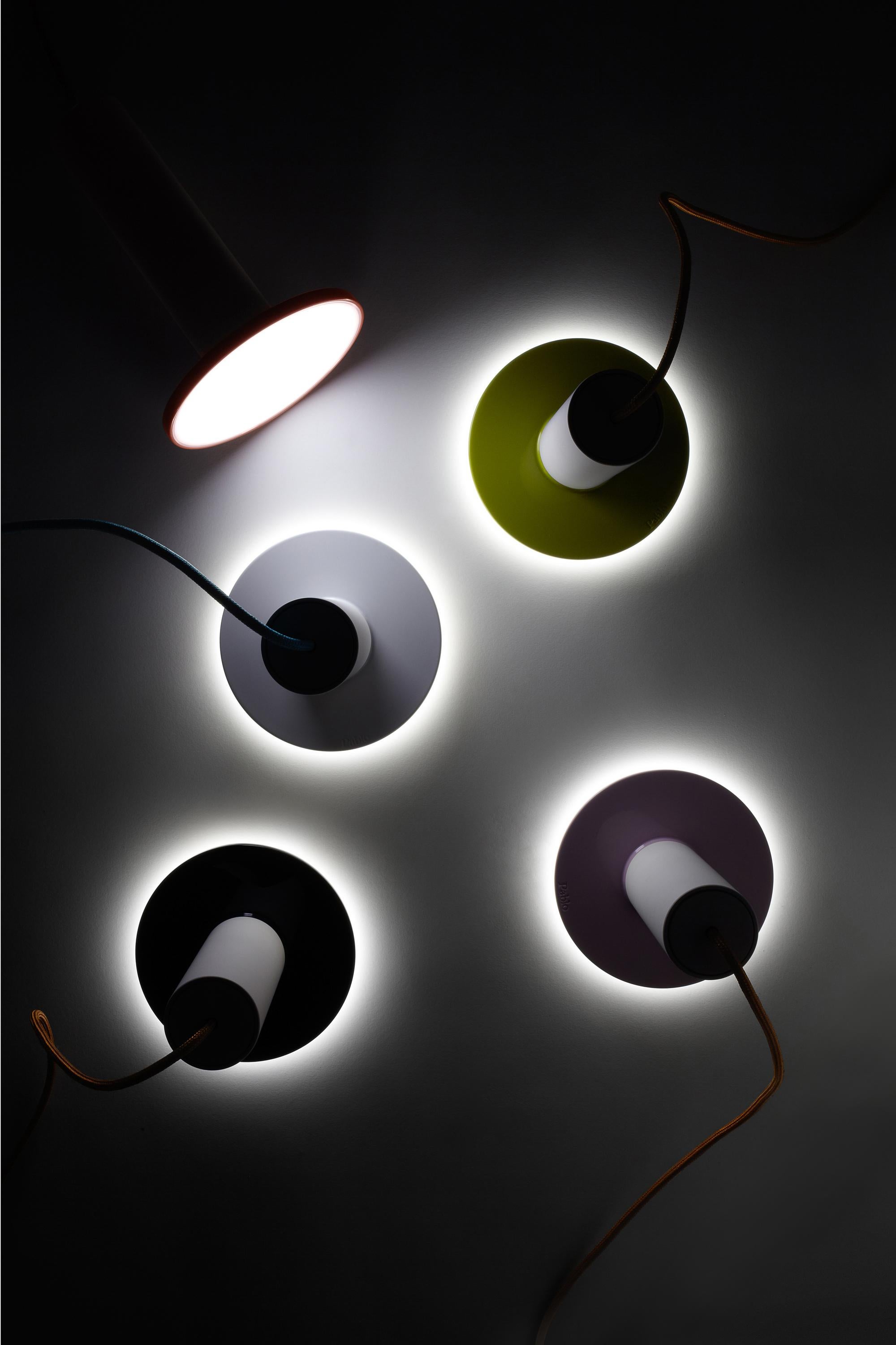 Moderne Lampe à suspension Cielo noire par Pablo Designs en vente