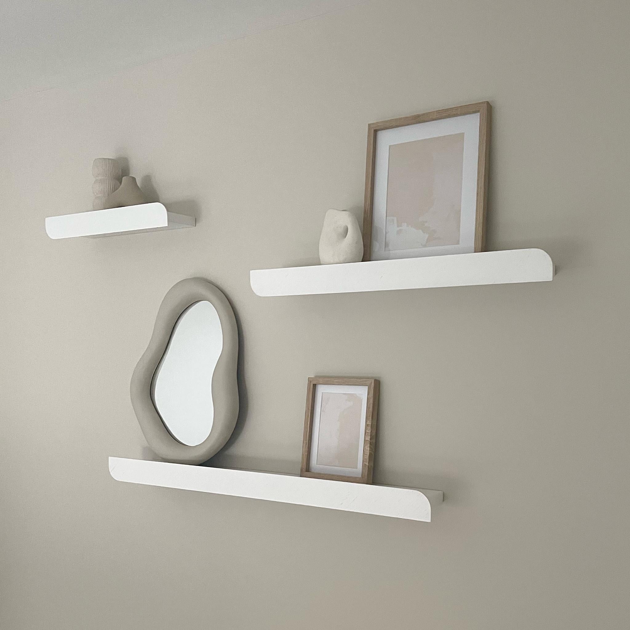 Lacquered Cielo Wall Shelf, Small White For Sale