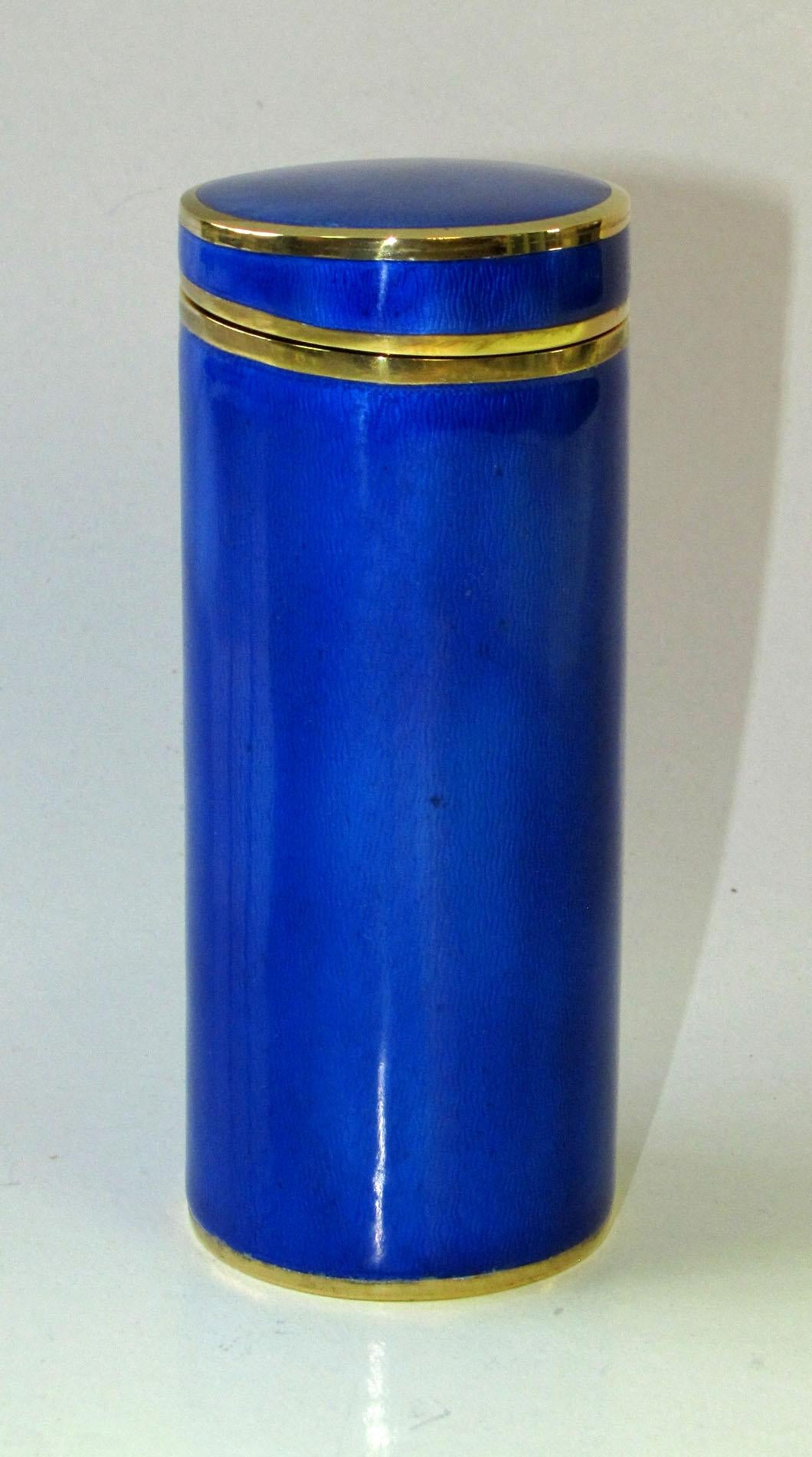Caja para puros Cilíndrica para mesa esmalte azul sobre guilloche Salimbeni. Esmaltado en venta