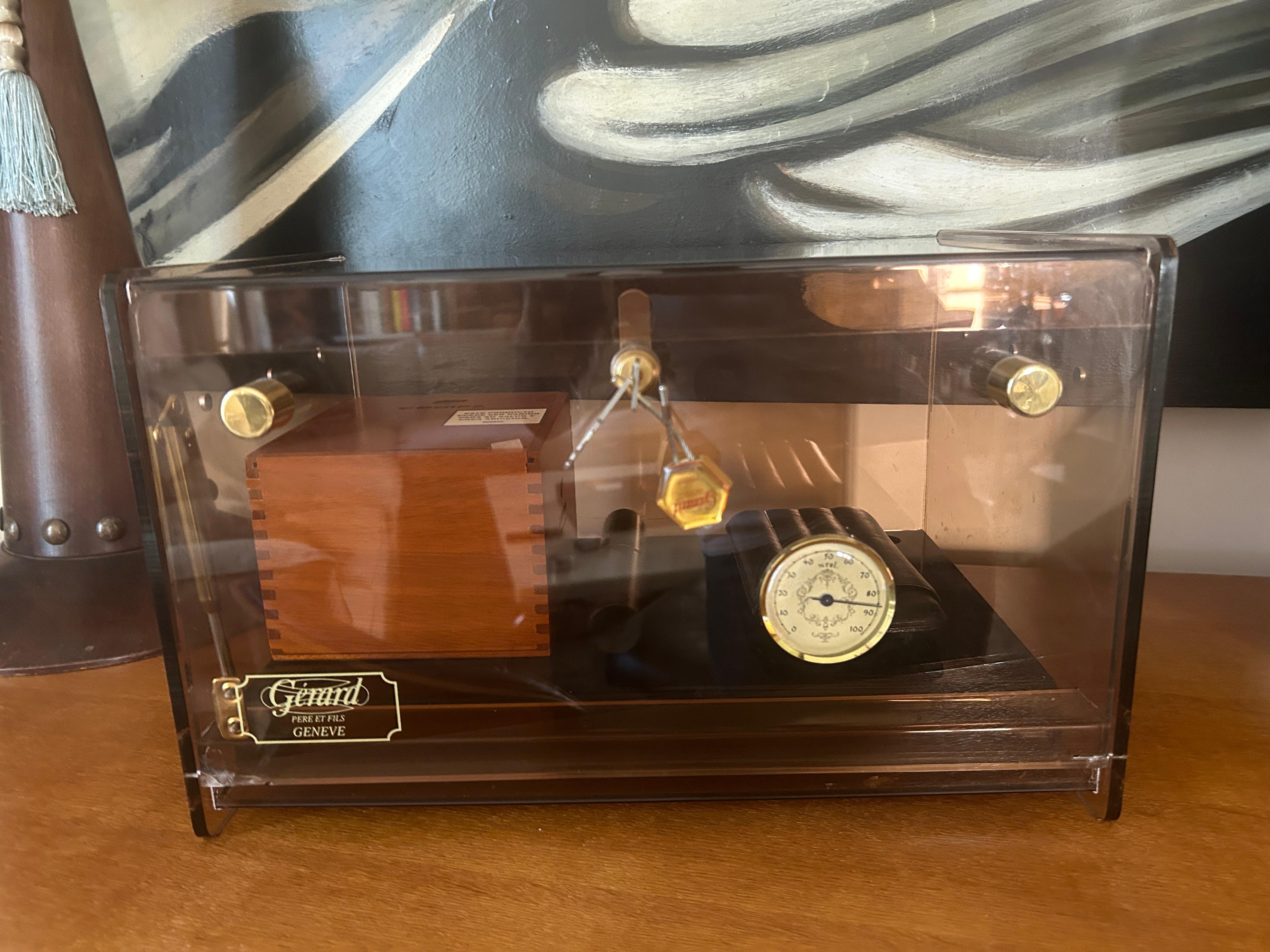 Cigar Box Humidor Plexi Maison Gérard and Son l, 1980 For Sale 6