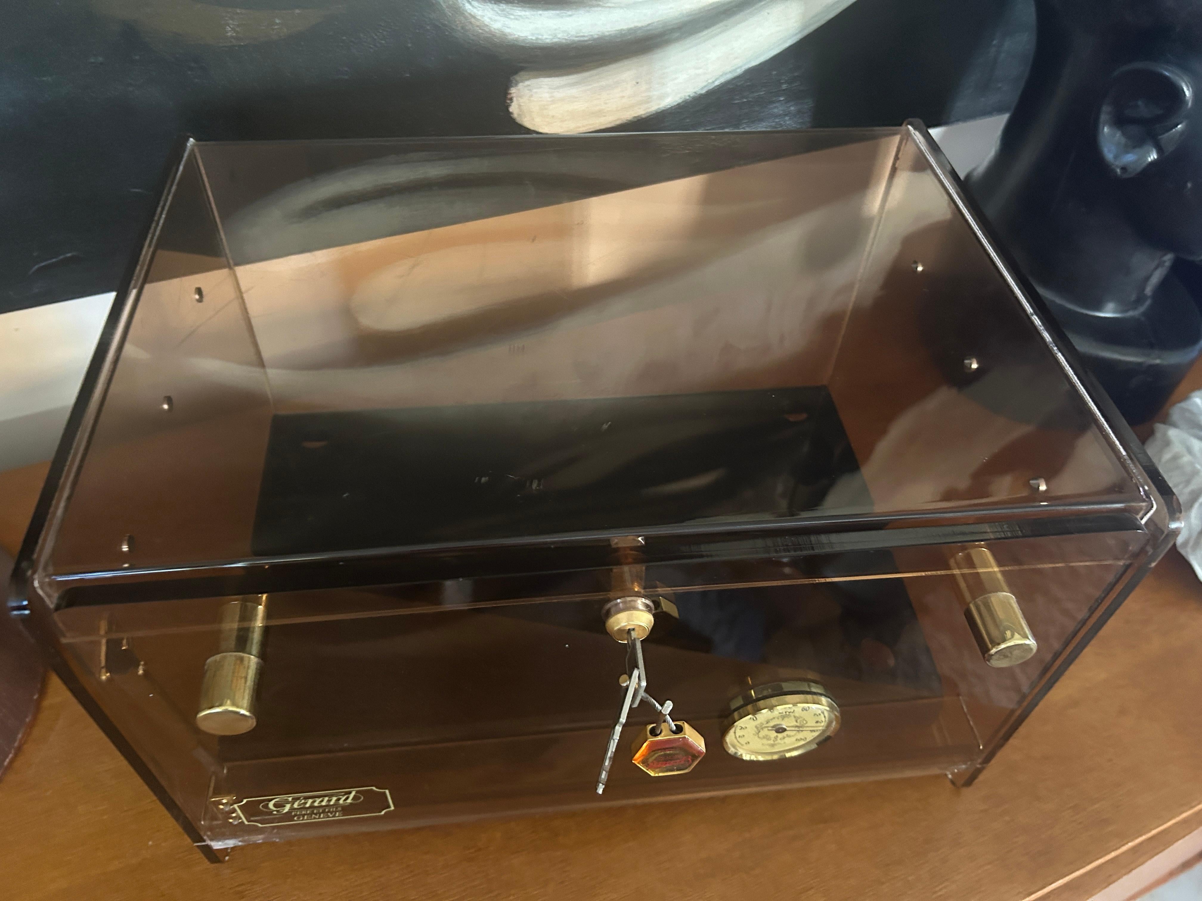 Lucite Cigar Box Humidor Plexi Maison Gérard and Son l, 1980 For Sale