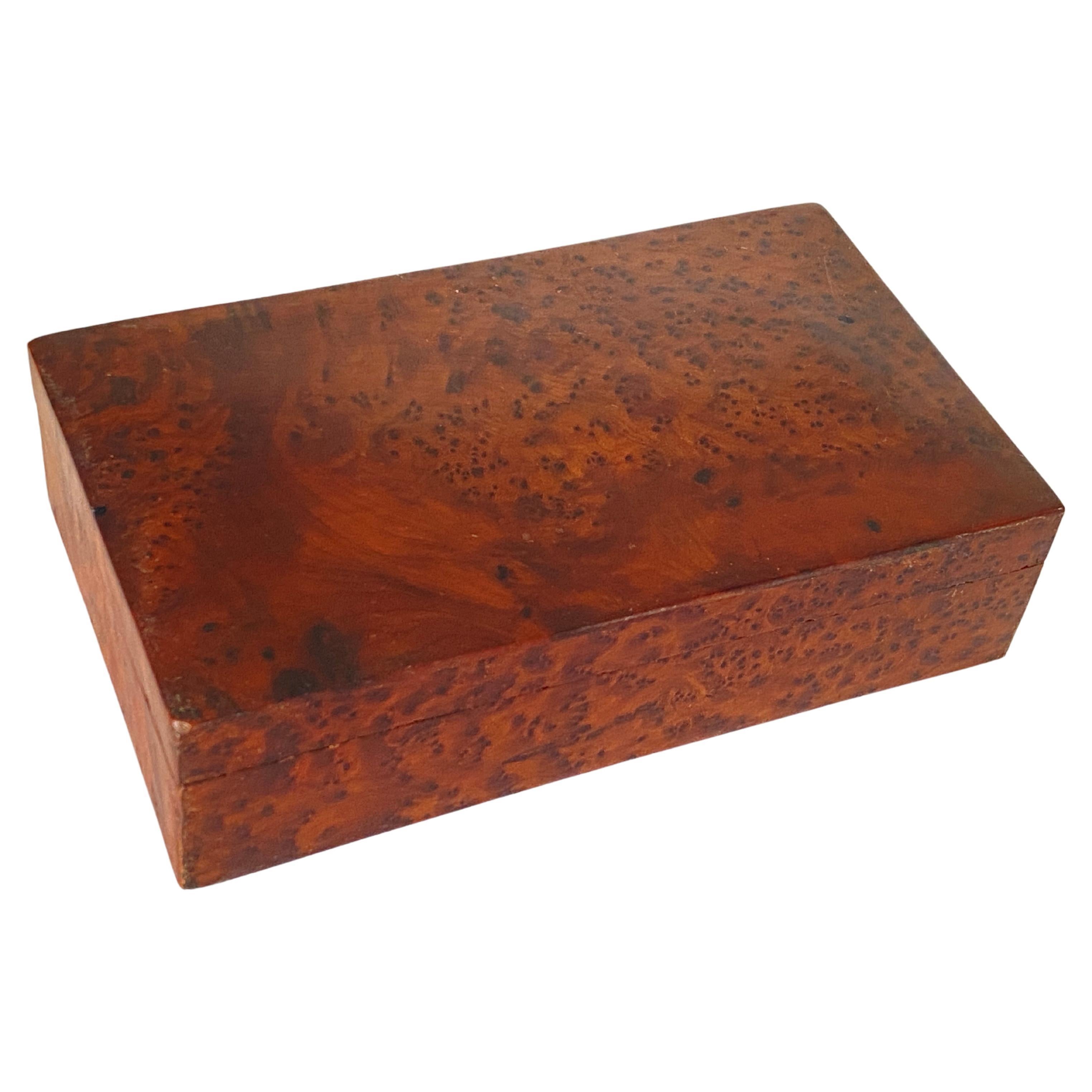 Zigarrenkisten oder dekorative Schachtel aus gemasertem Holz, braun, Frankreich, 20. Jahrhundert