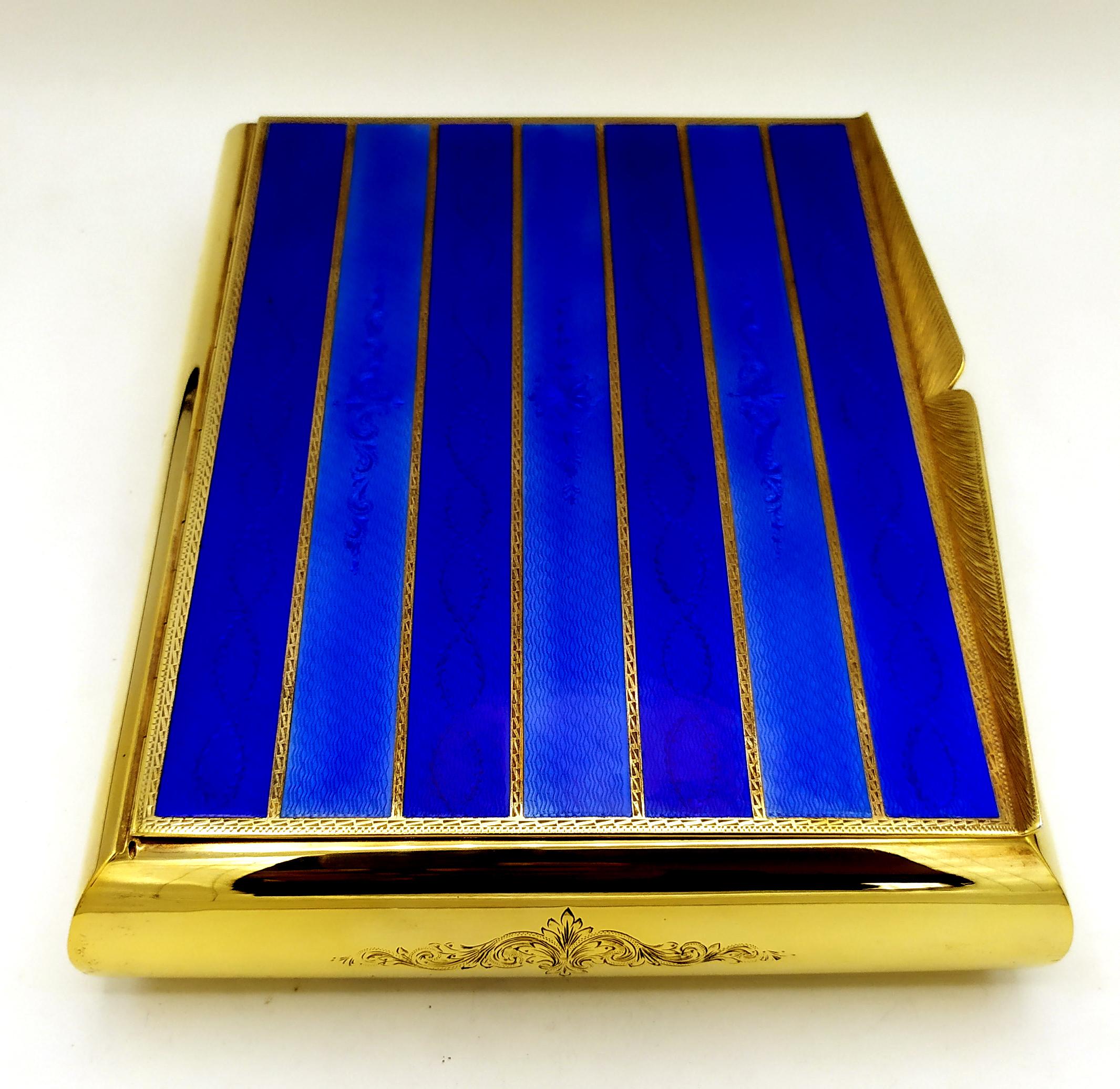 Caja para puros de dos tonos rayas en la tapa esmaltado al fuego en guilloche Salimbeni. finales del siglo XX en venta