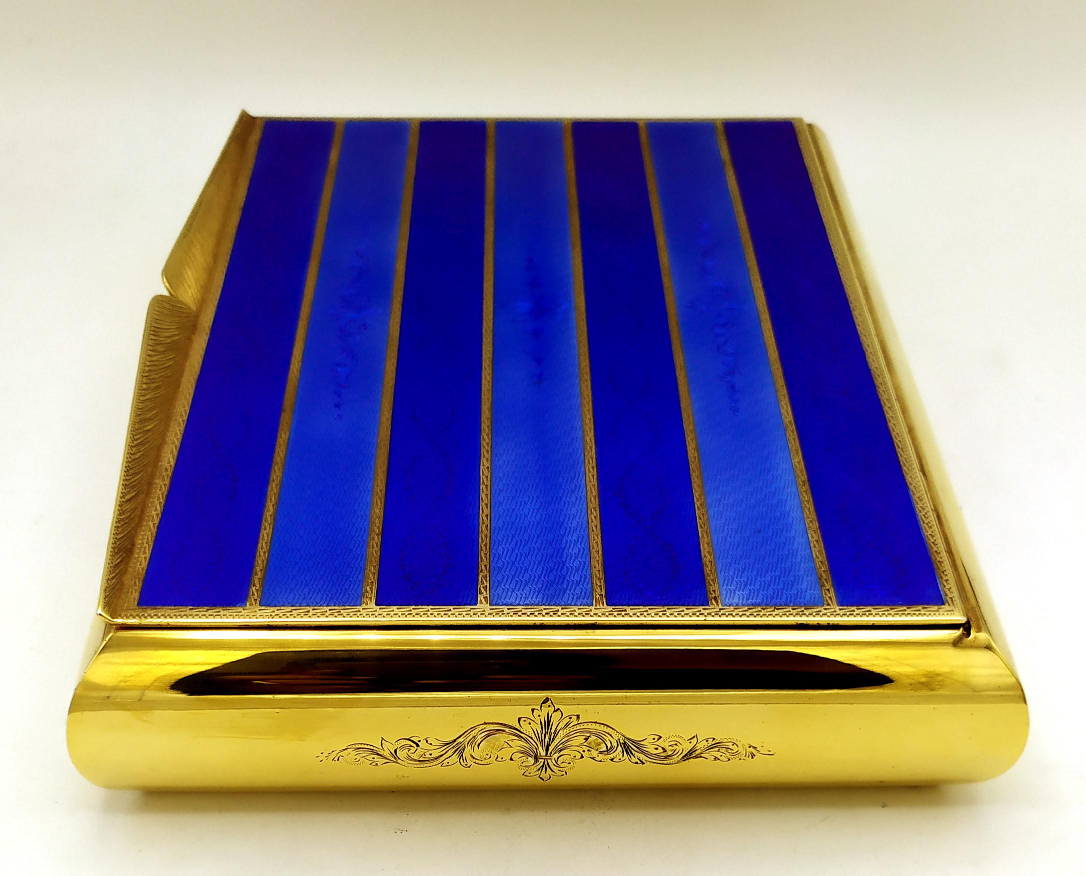 Caja para puros de dos tonos rayas en la tapa esmaltado al fuego en guilloche Salimbeni. Plata esterlina en venta