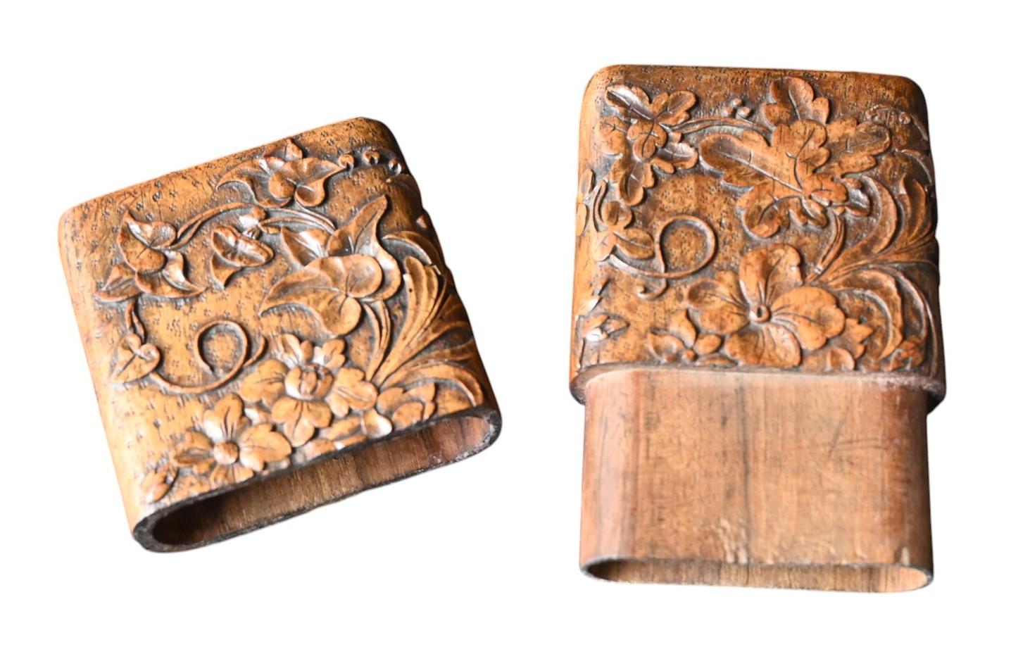 Cigar Case Carved In Wood, 19th Century In Good Condition For Sale In Bilzen, BE
