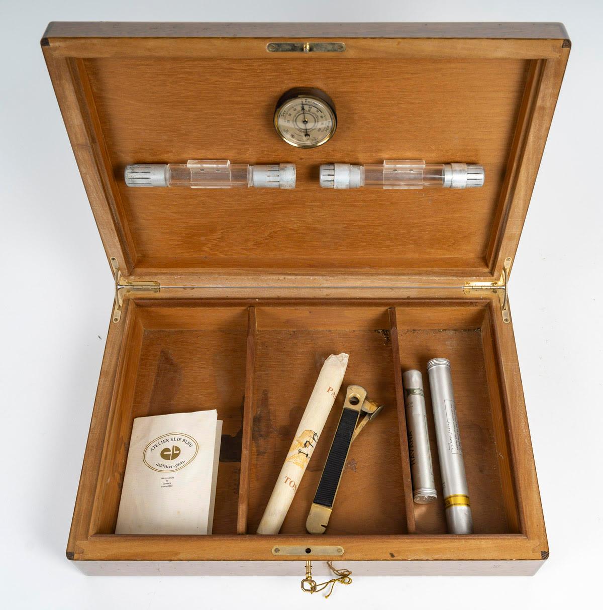 Art Deco Cigar Case, Veneered Wood, 20th Century. For Sale