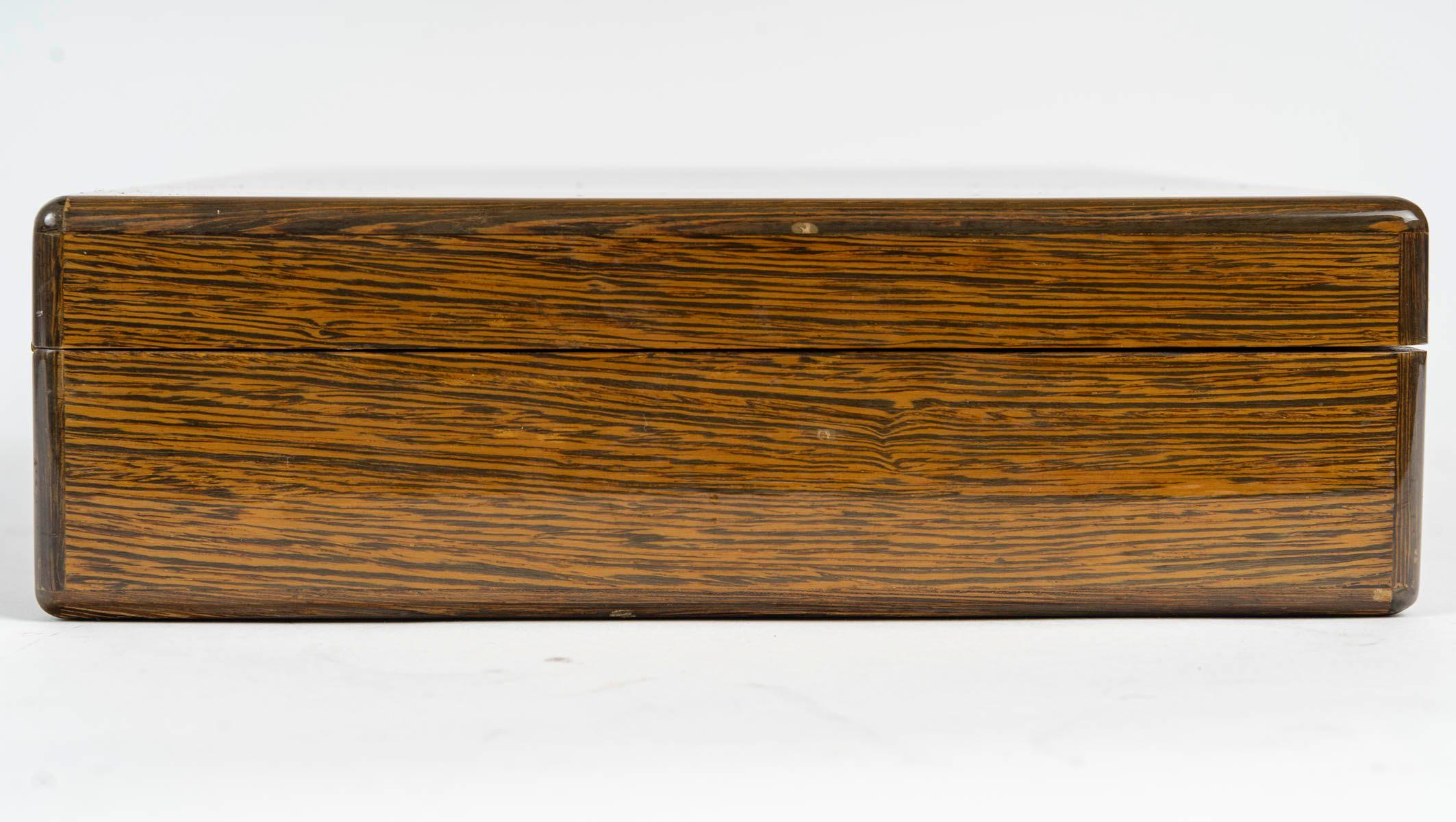 Cigar Case, Veneered Wood, 20th Century. For Sale 1