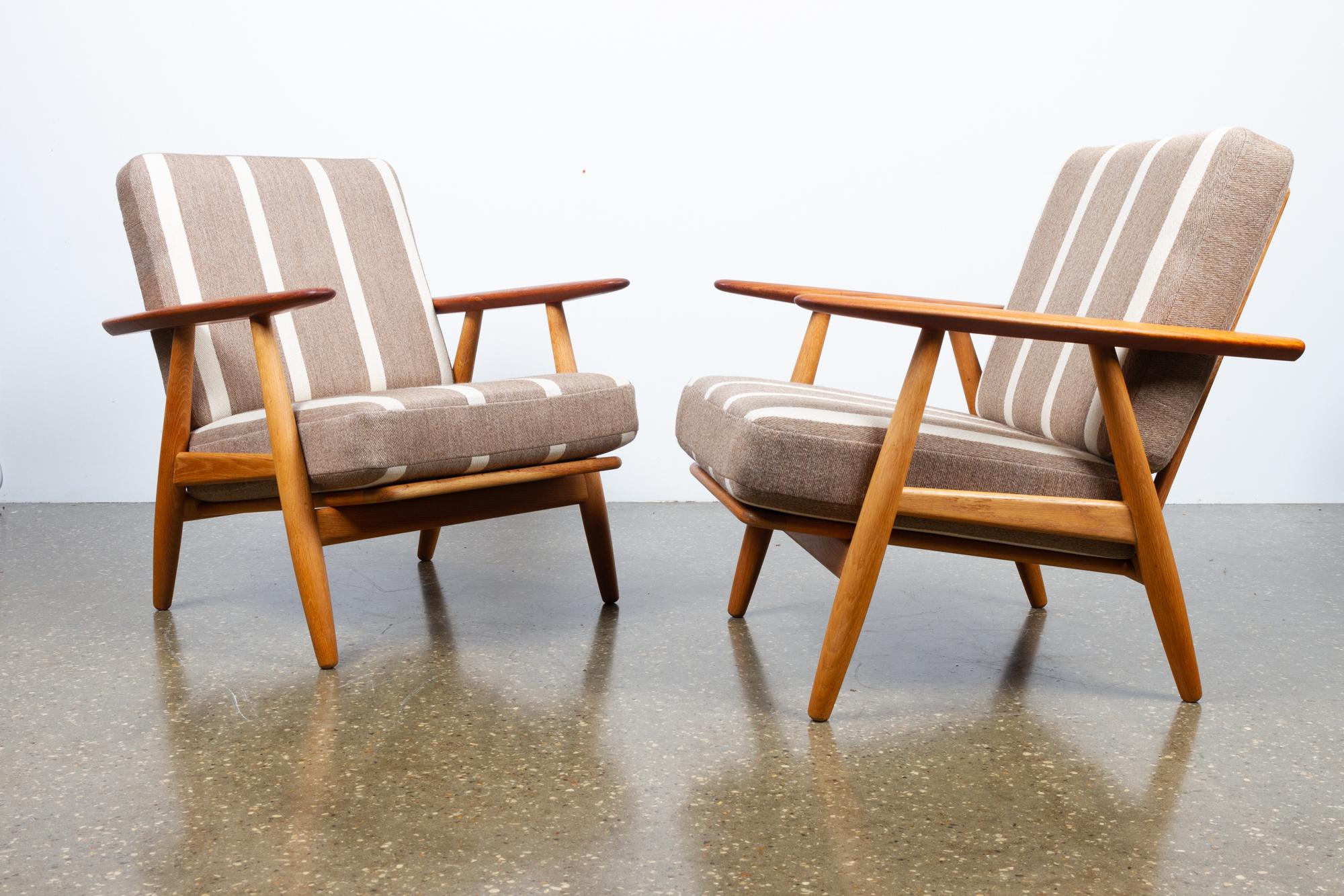 Cigar GE-240 Easy Chairs by Hans J. Wegner 1950s, Set of 2 2