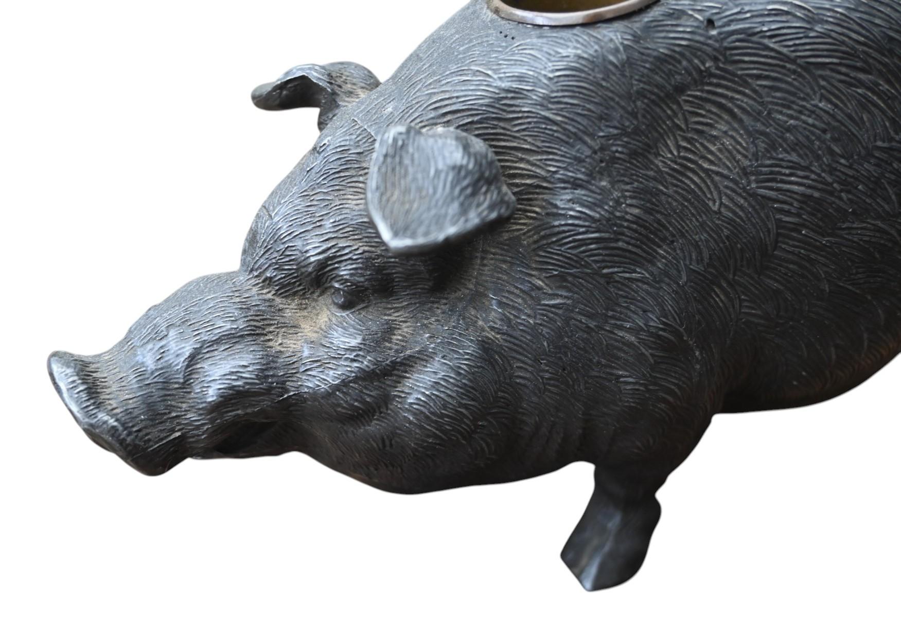 Cigar Holder In The Representation Of A Pig, early 20th century For Sale 2