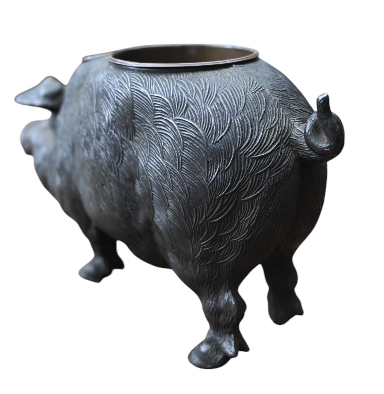 Cigar Holder In The Representation Of A Pig, early 20th century For Sale 1