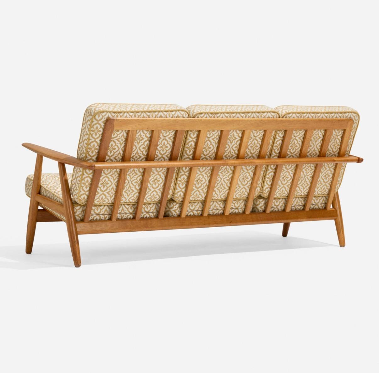 Canapé à cigares de Hans J. Wegner GE 240/3 Bon état - En vente à Portland, OR